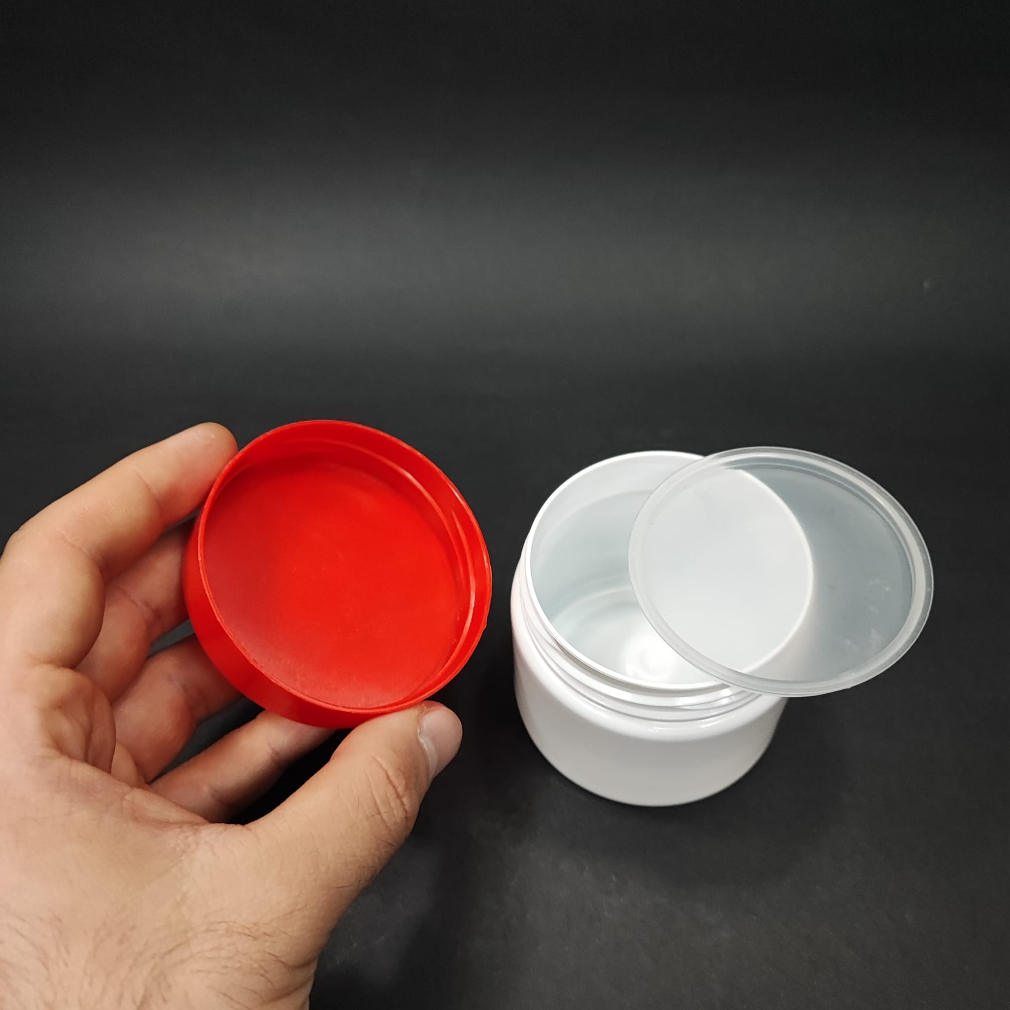 100 CC BEYAZ PET KAVANOZ - KIRMIZI KAPAKLI - İÇ TIPALI - 100 ML PLASTİK KREM KAVANOZU
