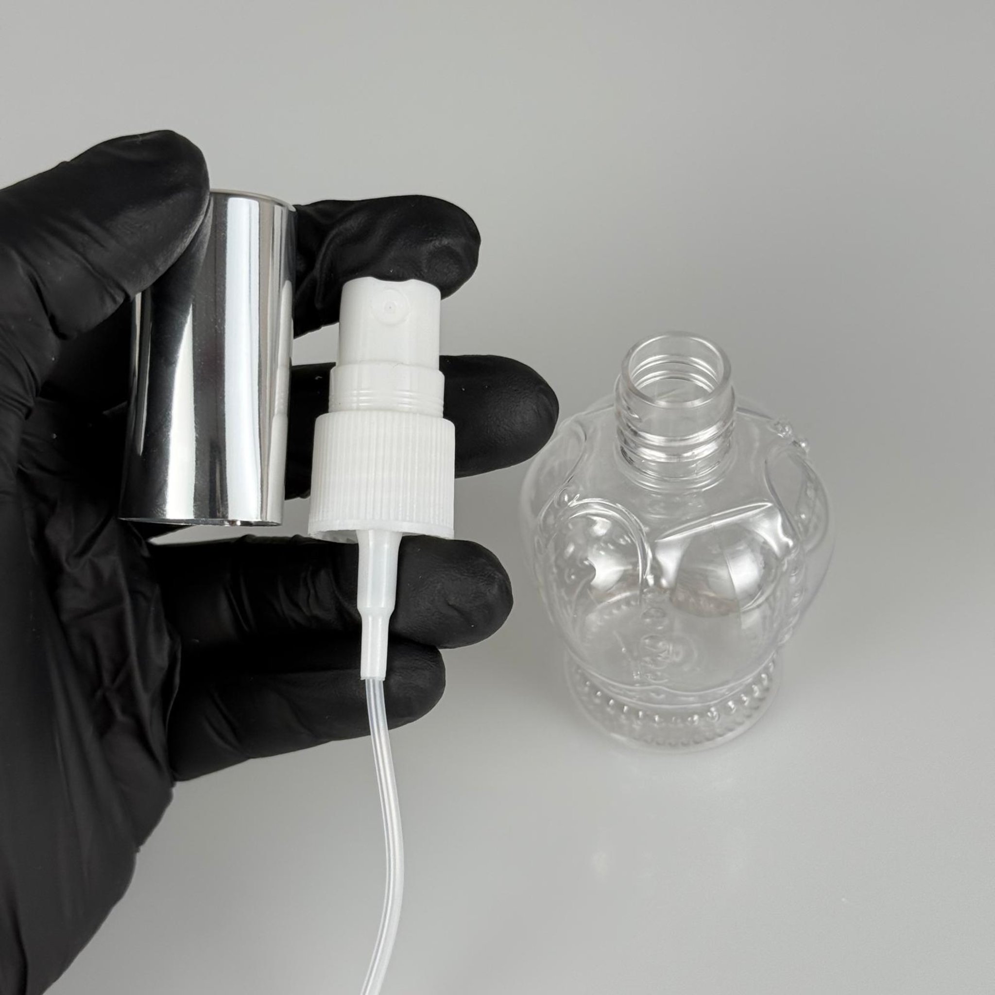 60 CC KRAL TACI MODEL GÜMÜŞ SPREY KAPAKLI PET ŞİŞE - 60 ML PLASTİK ŞİŞE + GOLD KAPAKLI BEYAZ SPREY