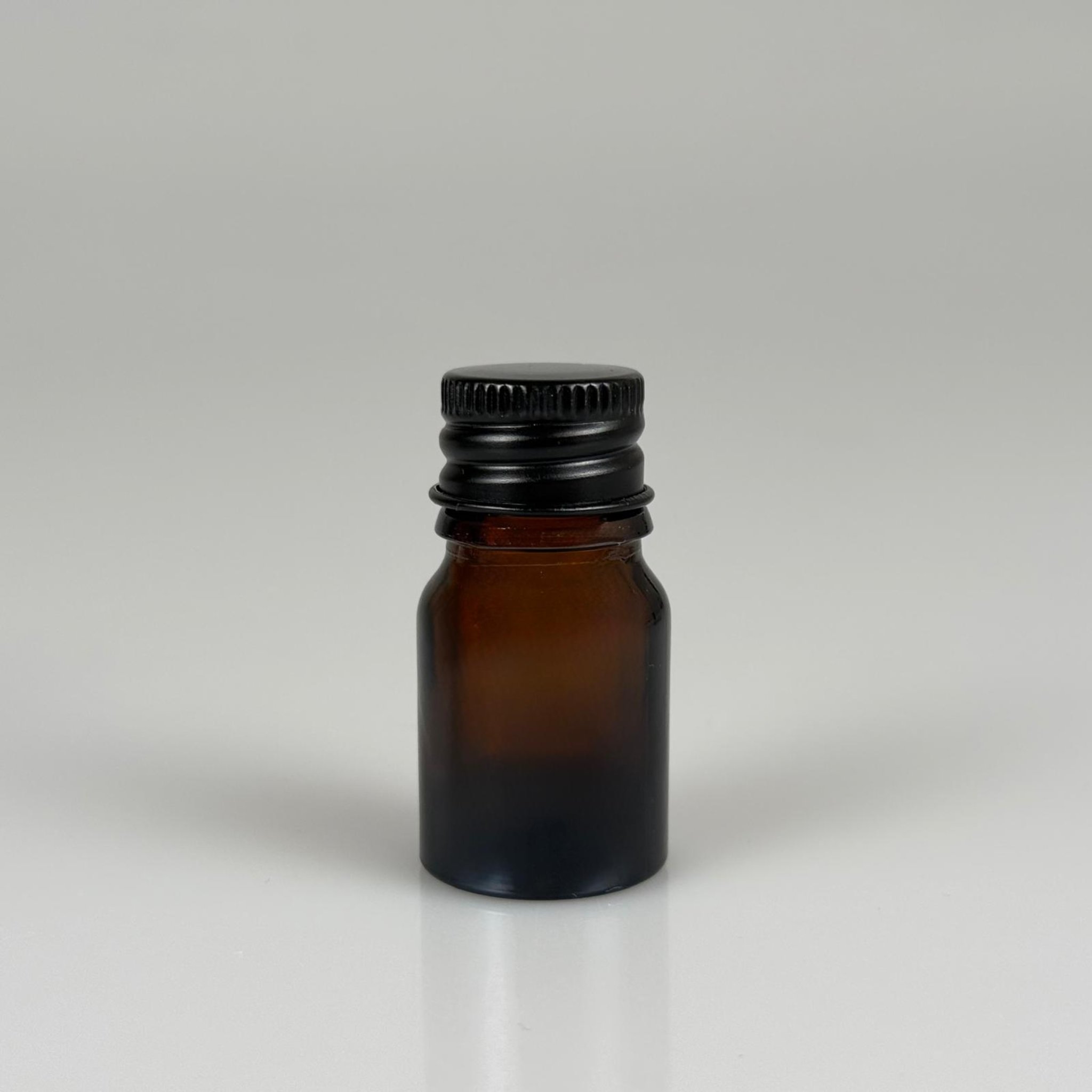 3 CC AMBER CAM ŞİŞE + KÖPÜK CONTALI SİYAH ALÜMİNYUM METAL KAPAKLI TAKIM - 3 ML KAHVERENGİCAM ŞİŞE