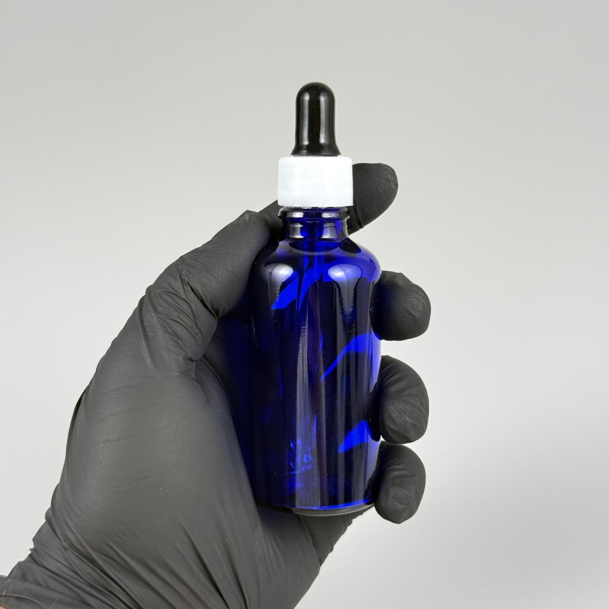 50 CC MAVİ CAM DAMLALIKLI ŞİŞE - SİYAH EMZİK + BEYAZ DÜZ KAPAK + CAM PİPET TAKIM - 50 ML DAMLALIKLI ŞİŞE SETİ