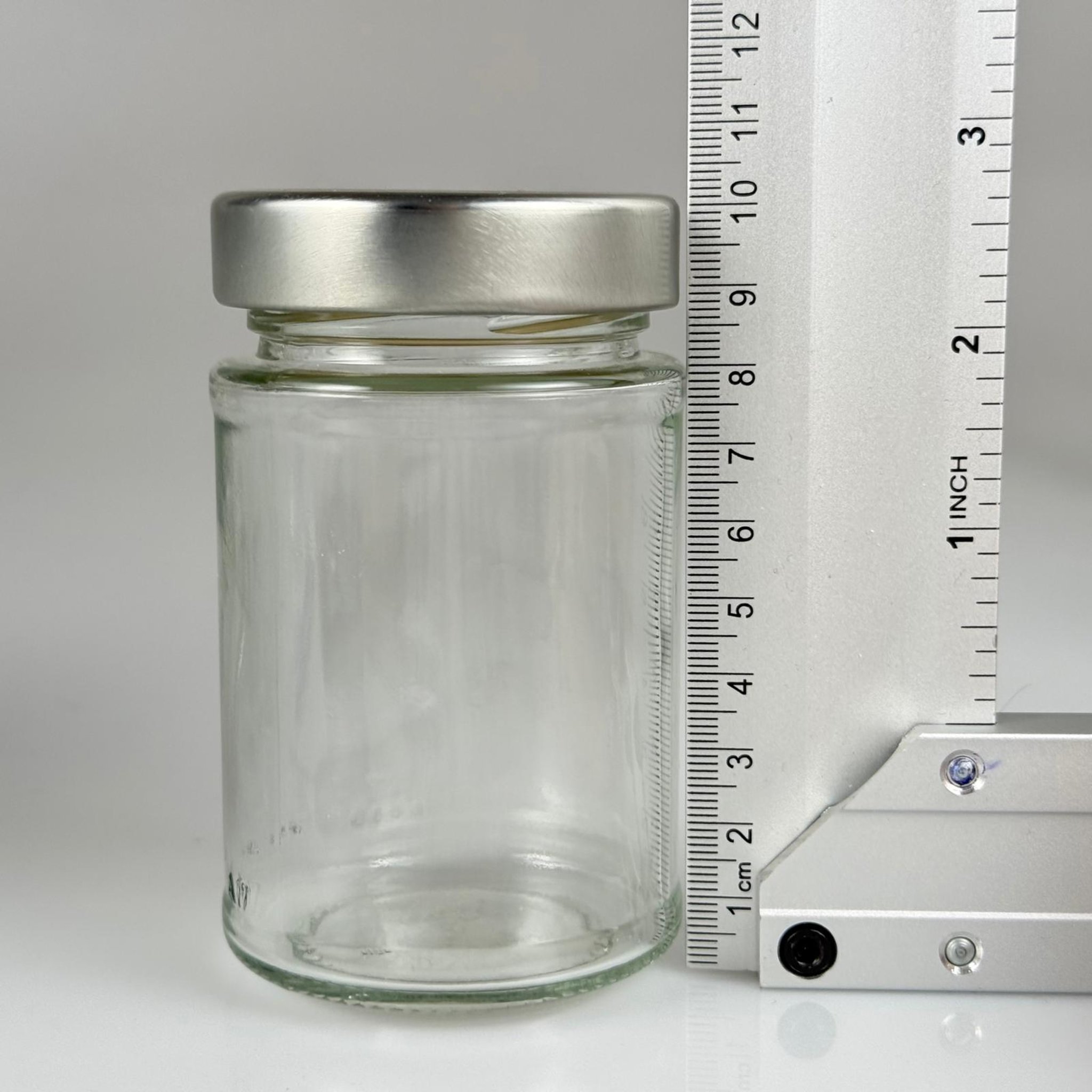 220 CC ALMAN ERGO KAVANOZ - GÜMÜŞ METAL KAPAKLI + KENDİNDEN YAPIŞKANLI CONTALI - 220 ML DERİN KAPAKLI VASO PESTI BARİLLA CAM KAVANOZ