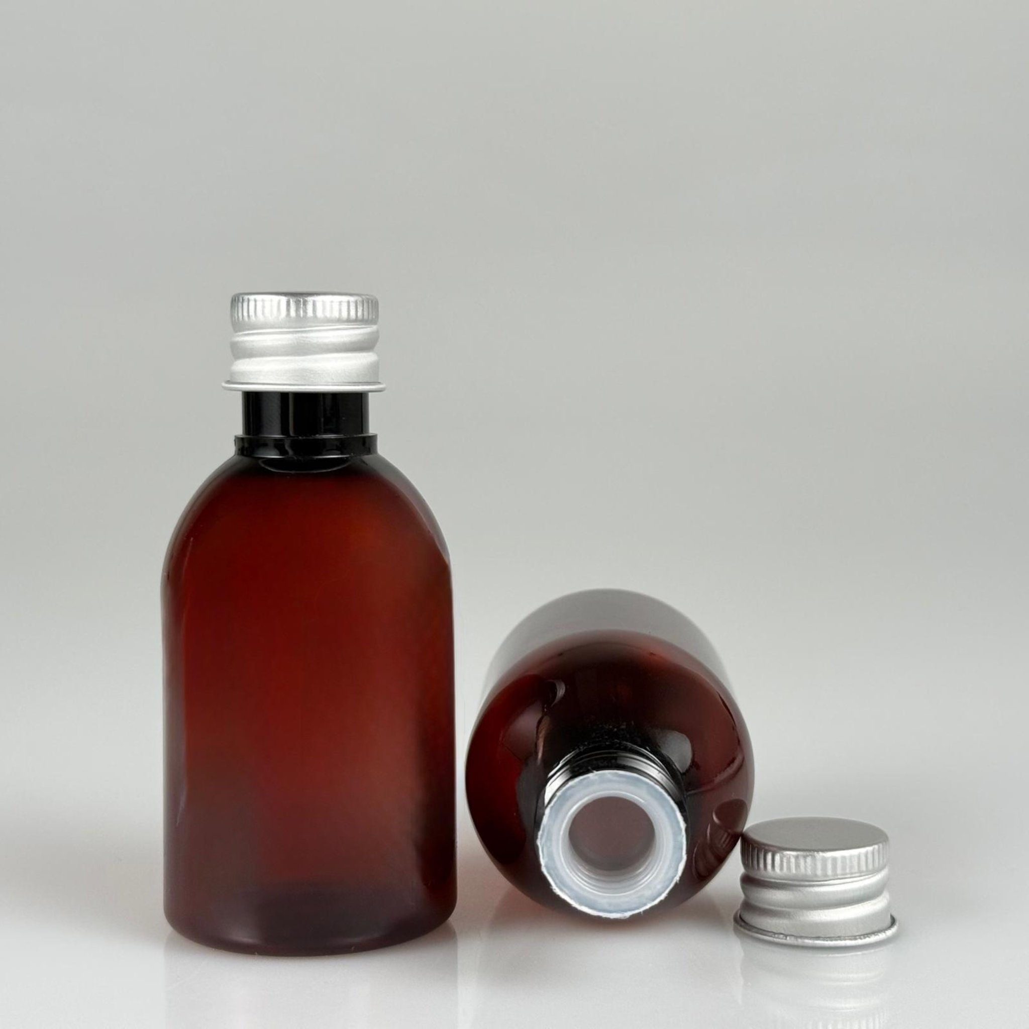 50  CC AMBER PET ŞİŞE + KÖPÜK CONTALI GÜMÜŞ ALÜMİNYUM METAL KAPAKLI + KÖR TIPALI TAKIM - 50 ML KAHVERENGİ PLASTİK ŞİŞE