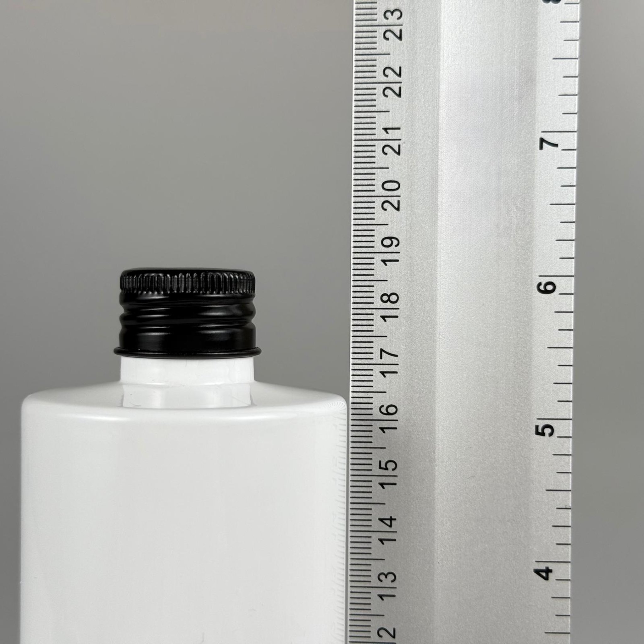 400 CC BEYAZ KÜT BOYUNLU SİLİNDİR PET ŞİŞE (30 GR - 24 AĞIZ ) + KÖPÜK CONTALI SİYAH METAL ALÜMİNYUM KAPAKLI + KOLONYA TIPALI TAKIM - 400 ML  KAPAKLI BEYAZ PLASTİK ŞİŞELER