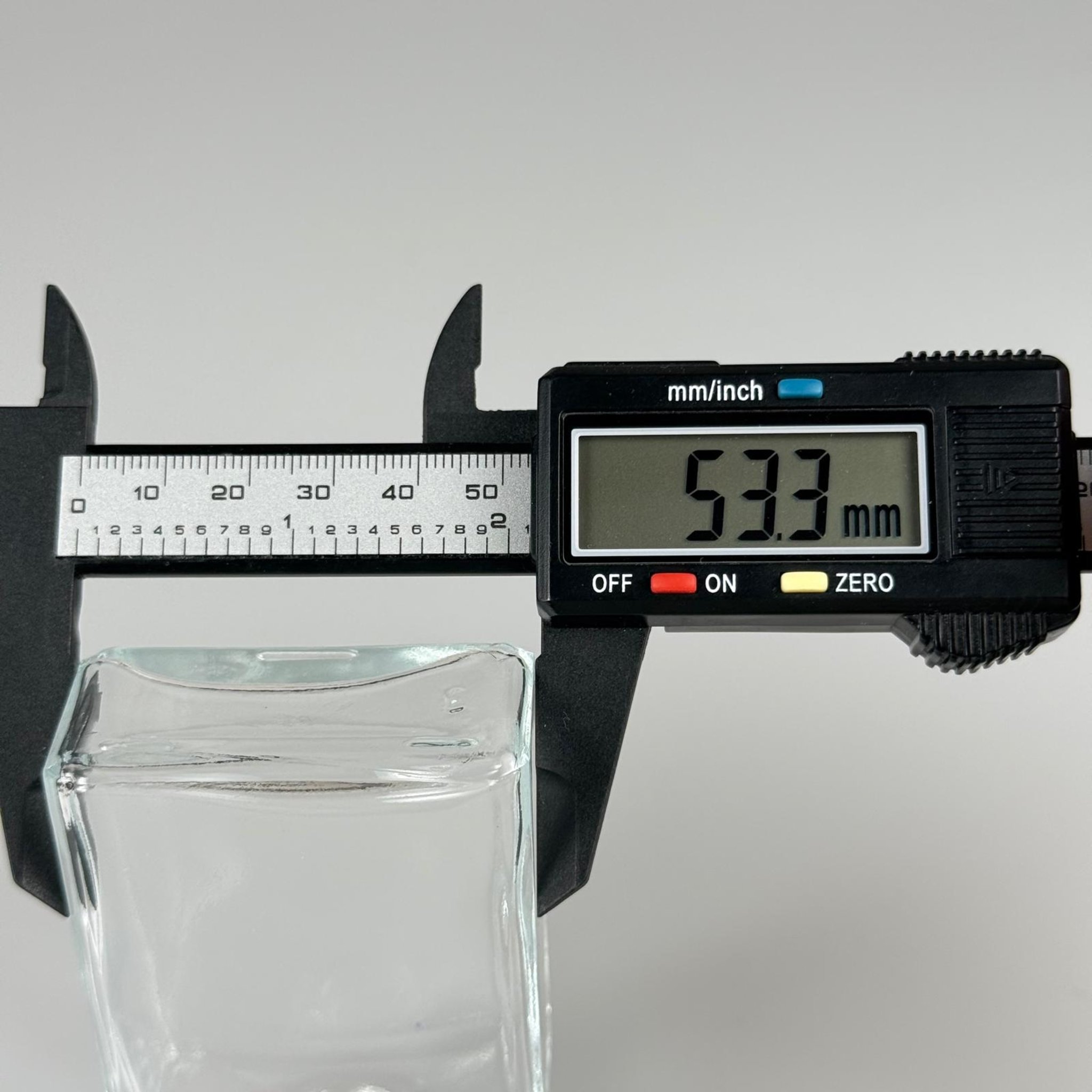 40 CC YASSI DİKDÖRTGEN KÖŞELİ KISA CAM ŞİŞE + GÜMÜŞ ALÜMİNYUM METAL KAPAKLI TAKIM - 40 ML PRESTİJLİ ŞİŞE