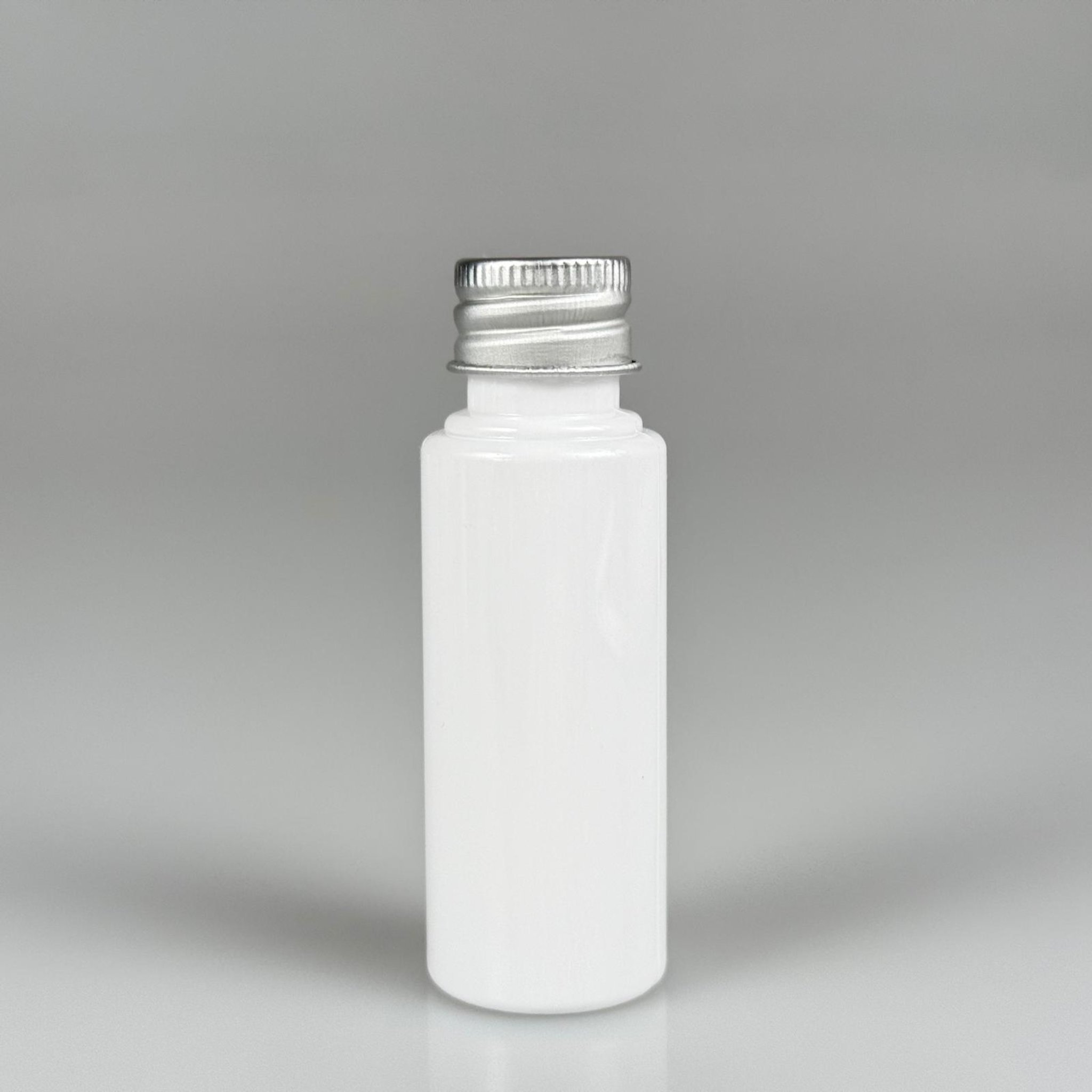 30 CC BEYAZ PET SHOT ŞİŞE - KÖPÜK CONTALI GÜMÜŞ ALÜMİNYUM METAL KAPAKLI TAKIM - 30 ML PLASTİK ŞİŞE