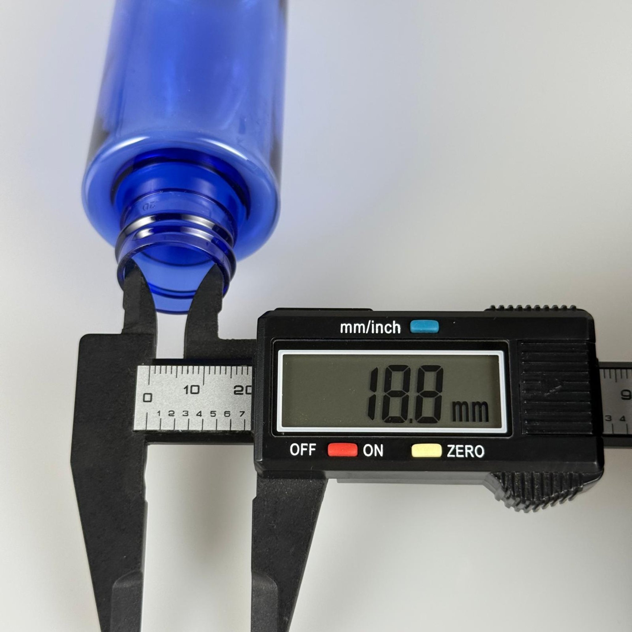 100 CC MAVİ KÜT BOYUNLU PET ŞİŞE (17 GR) 24 MM