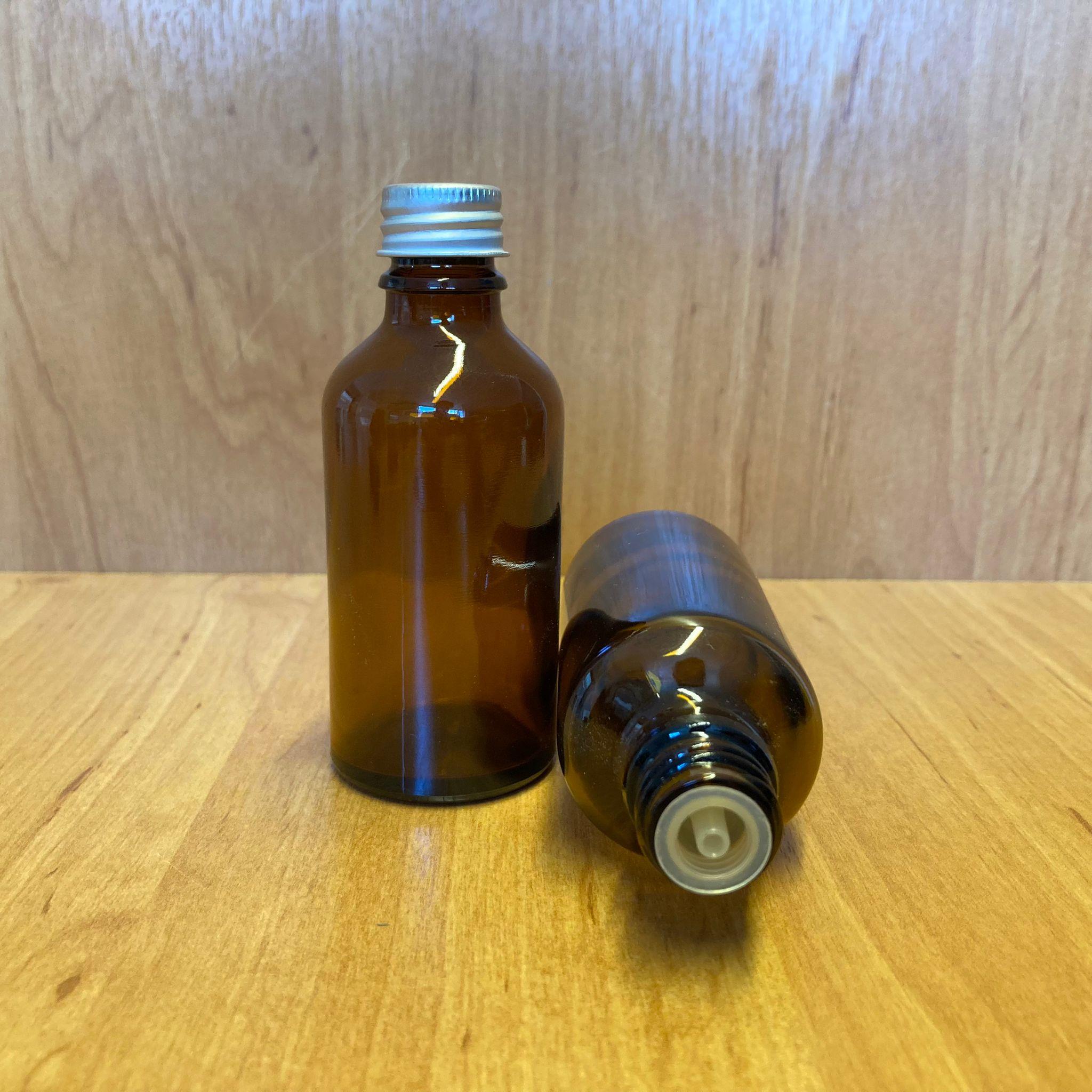 50 CC AMBER İÇTEN DAMLALIKLI - GÜMÜŞ METAL KAPAKLI CAM ŞİŞE - 50 ML KOLONYA TIPALI CAM ŞİŞE