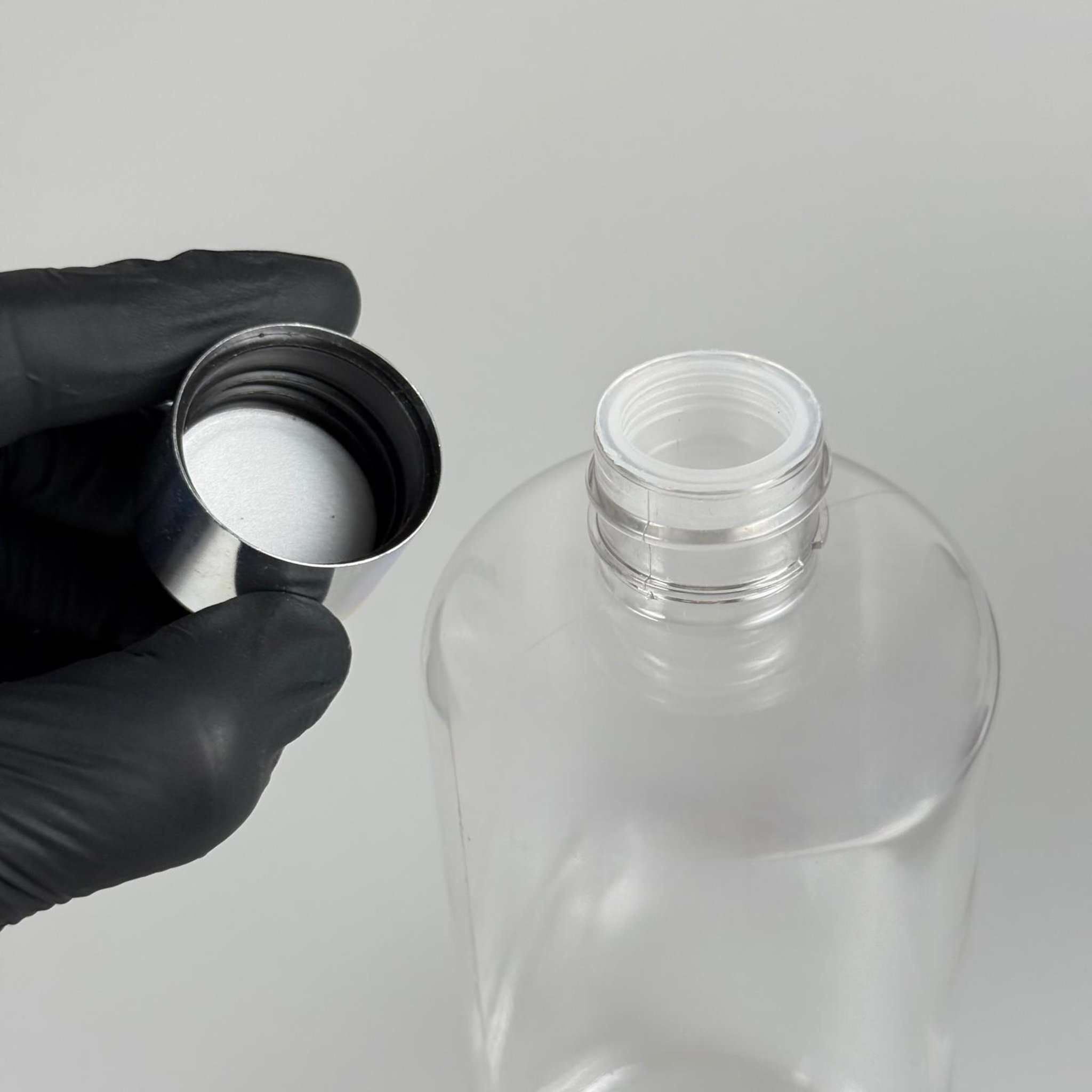 500 CC UZUN SİLİNDİR PET ŞİŞE + ALÜMİNYUM KAPLAMALI GÜMÜŞ KAPAKLI + KÖR TIPALI TAKIM - 500 ML PET ŞİŞE