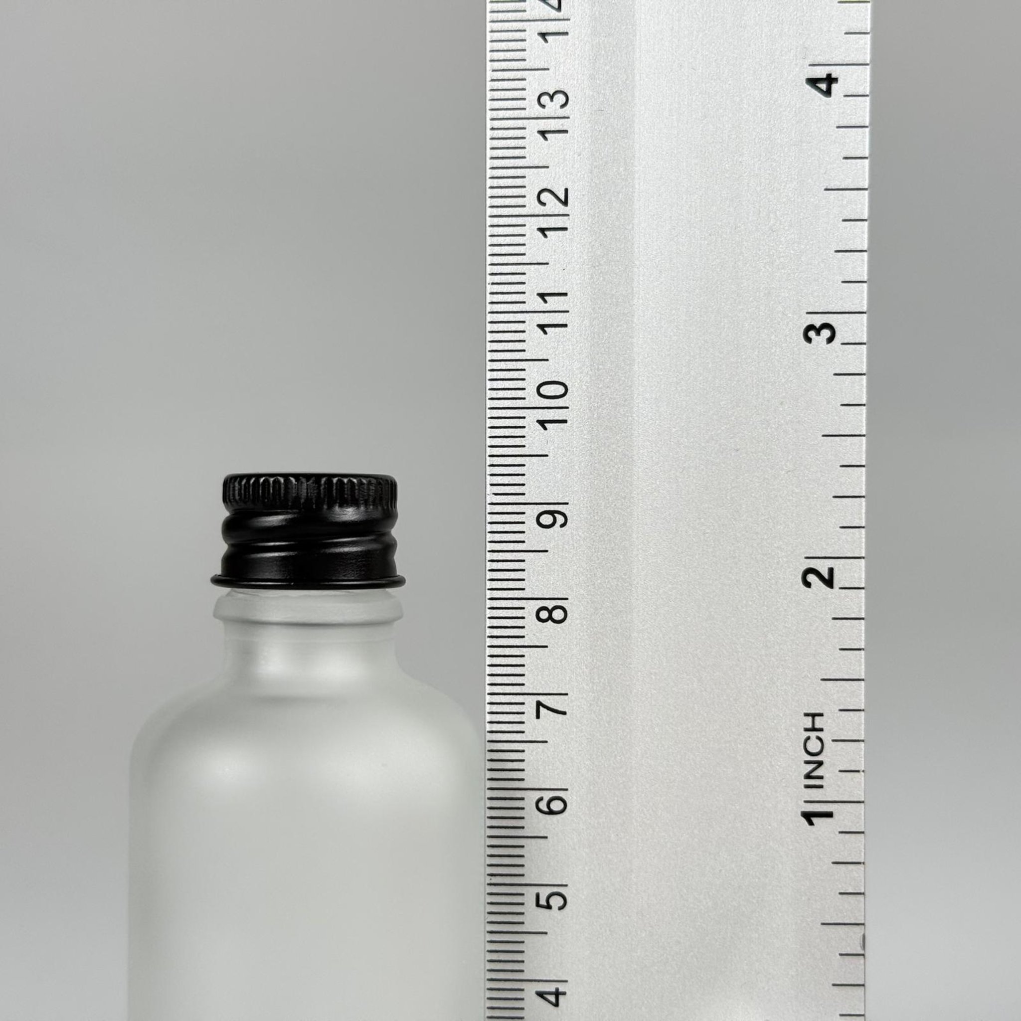 50 CC BUZLU CAM ŞİŞE + KÖPÜK CONTALI SİYAH ALÜMİNYUM METAL KAPAKLI + KÖR TIPALI TAKIM - 50 ML BUZLU CAM ŞİŞE