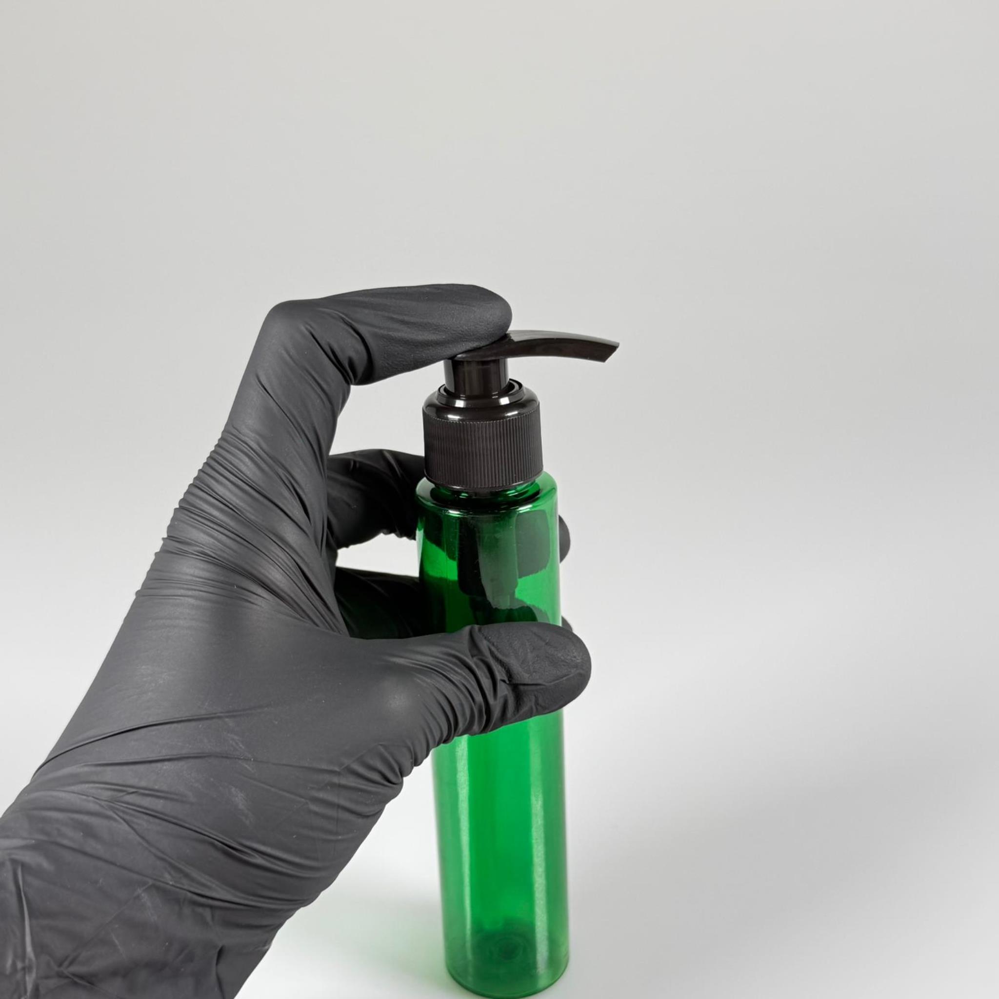 100 CC UZUN SİLİNDİR YEŞİL PET ŞİŞE (24 GR)  - SİYAH SABUN POMPALI - 100 ML BİBERİYE SUYU, LAVANTA YAĞI, SAÇ SERUM, TONİK VB İÇİN PLASTİK KOZMETİK AMBALAJLARI