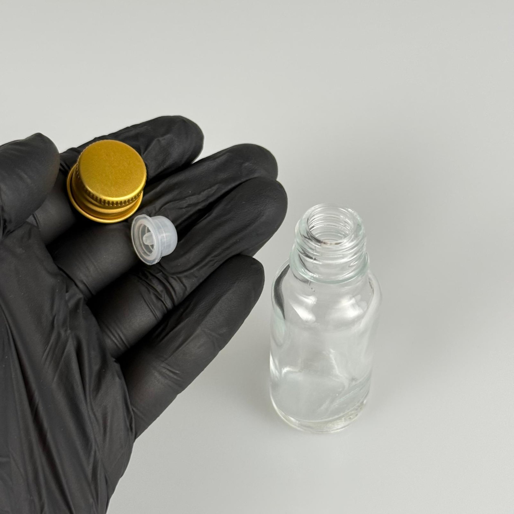 20 CC ŞEFFAF CAM ŞİŞE + KÖPÜK CONTALI GOLD ALÜMİNYUM METAL KAPAKLI + KOLONYA TIPALI TAKIM - 20 ML ŞEFFAF CAM ŞİŞE