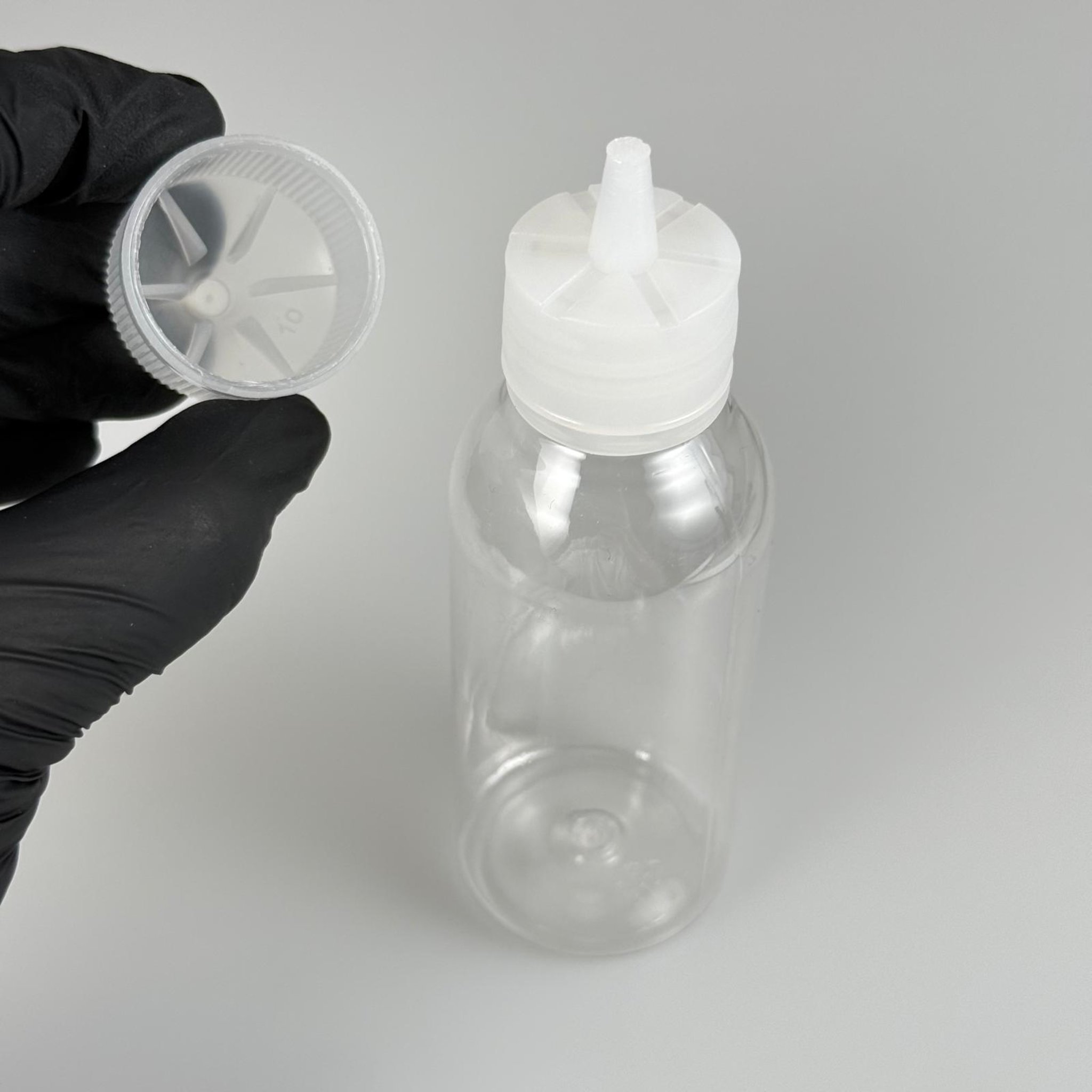 100 CC SERT GORİLLA ŞİŞE - ŞEFFAF - 100 ML LİKİT ŞİŞESİ - MÜREKKEP ŞİŞESİ - ÇOCUK KİLİT KAPAKLI  - AKITICI TIPALI - İĞNE UÇLU DAMLALIKLI ŞİŞE
