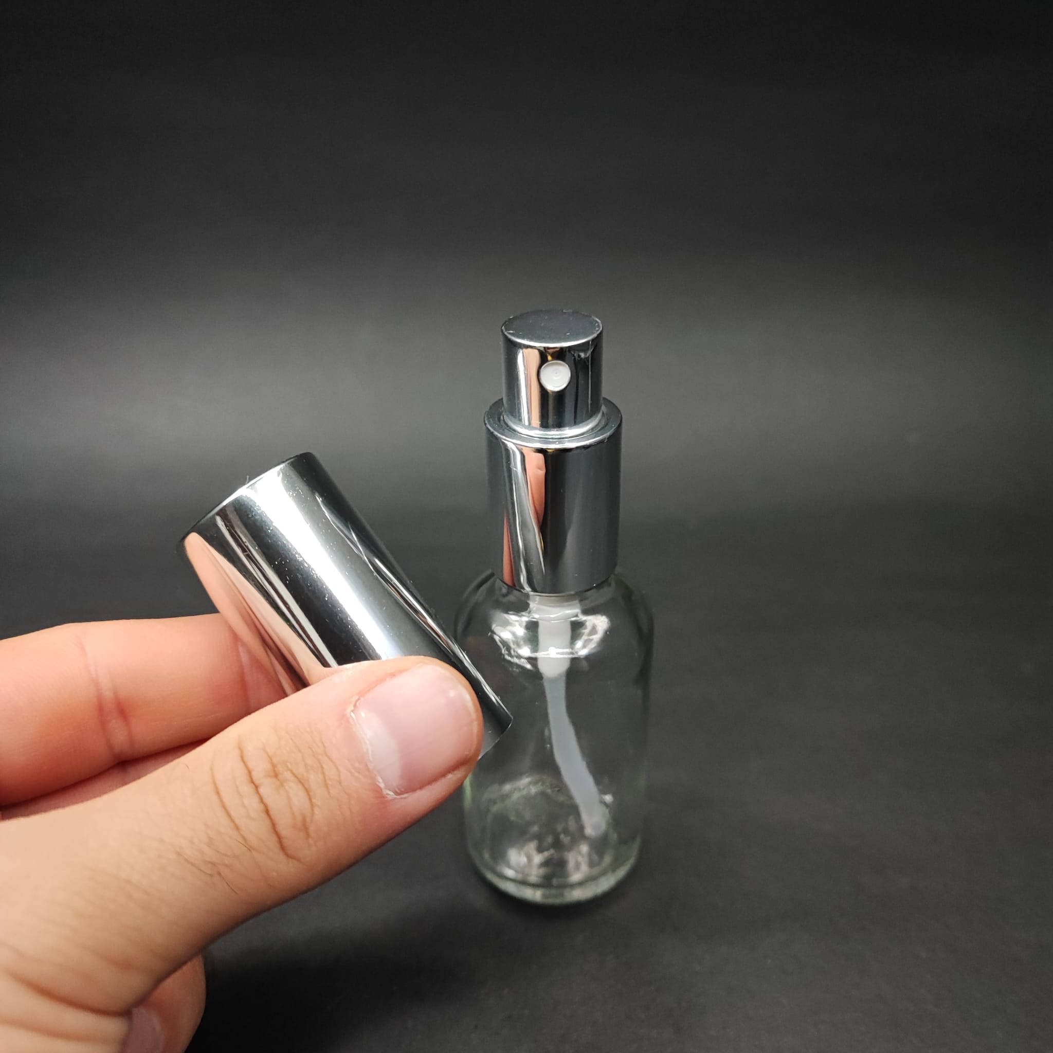 30 ML LÜKS VİDALI VALF ÇEVİRME PARFÜM ŞİŞELERİ - 30 CC ŞEFFAF CAM ŞİŞE - GÜMÜŞ METAL SPREYLİ KAPAKLI SET