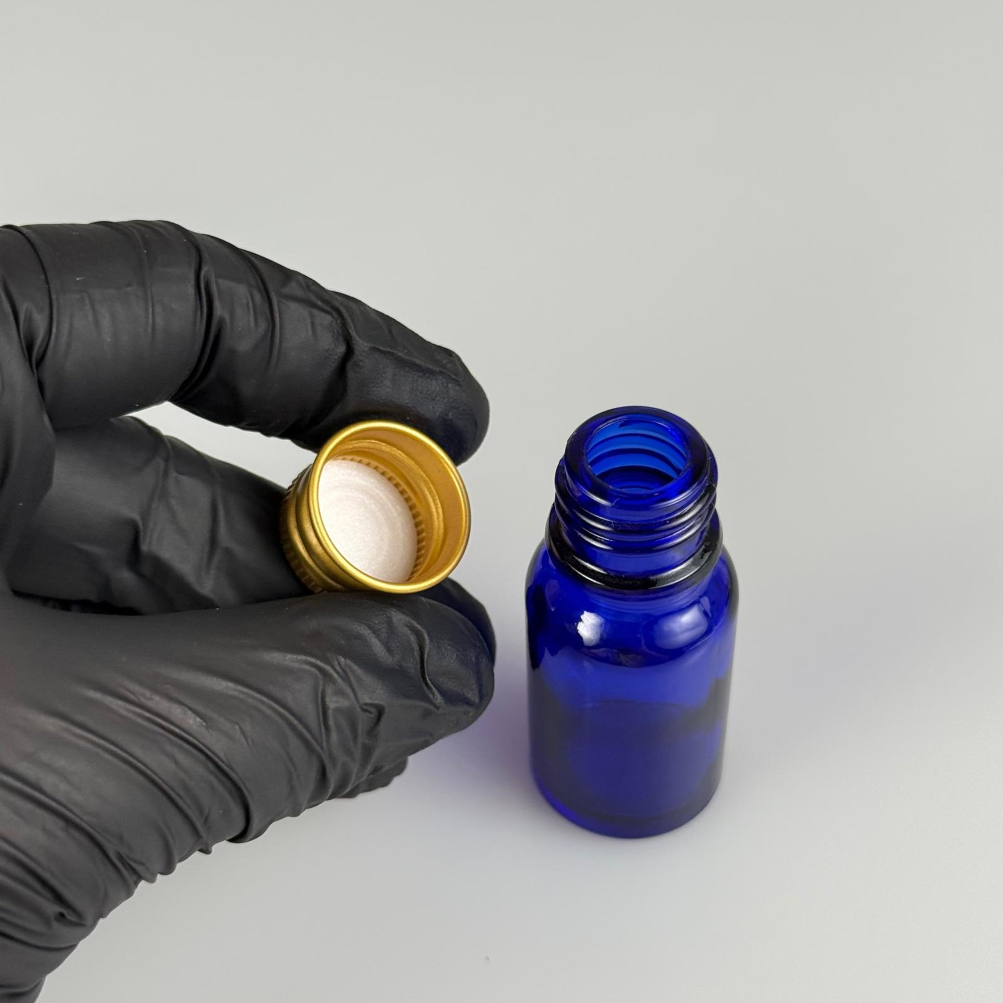 10 CC MAVİ CAM ŞİŞE + KÖPÜK CONTALI GOLD ALÜMİNYUM METAL KAPAKLI TAKIM - 10 ML MAVİ CAM ŞİŞE