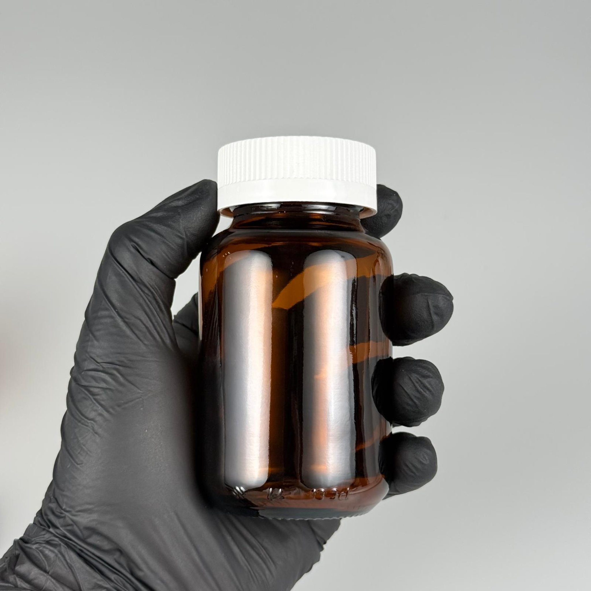 120 CC AMBER CAM TABLET ŞİŞESİ + 38 BEYAZ ÇOCUK KİLİTLİ KAPAK TAKIM - 120 ML (SİLME 133 ML) KAPSÜL KUTUSU - İLAÇ ŞİŞESİ - MEDİKAL HAP ŞİŞESİ - FARMASÖTİK KAVANOZ