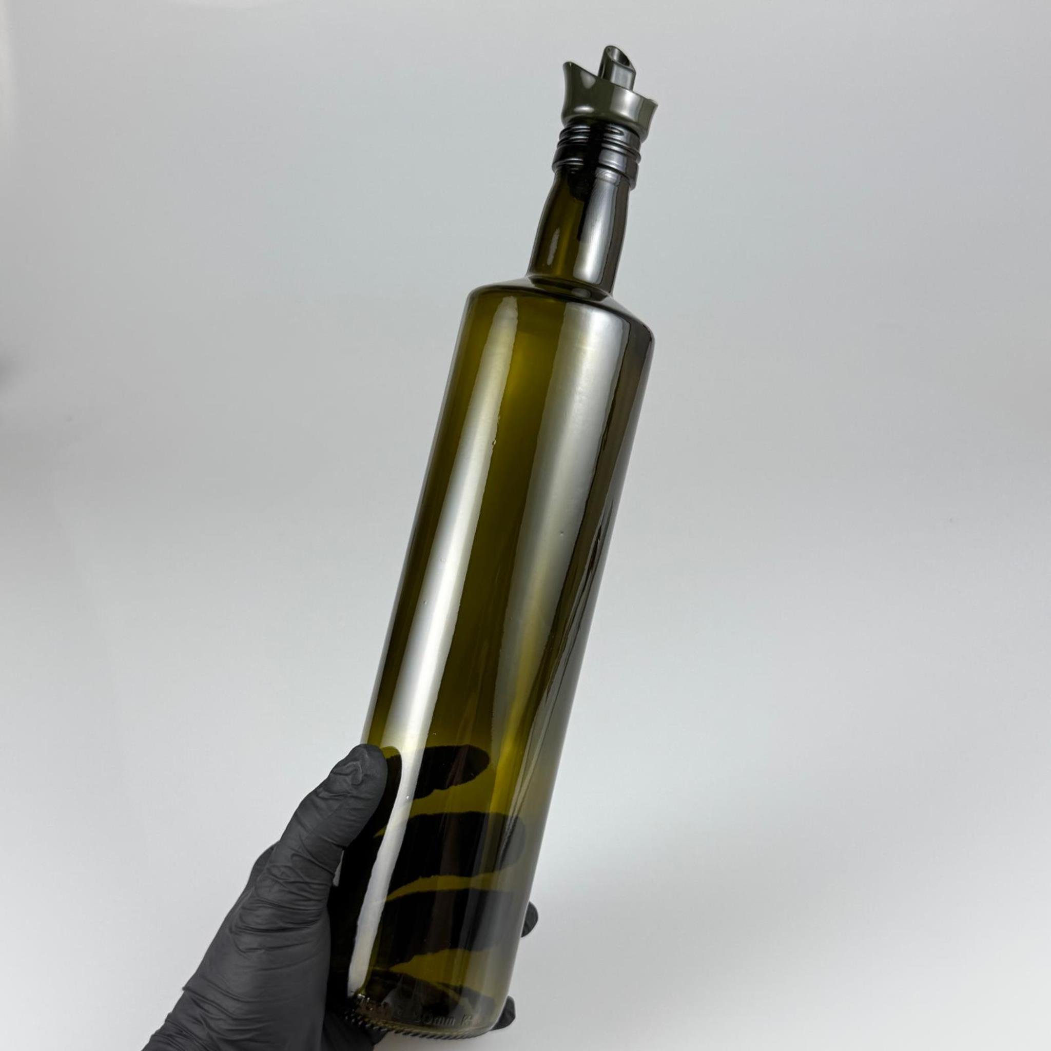 Akıtmaz Kapaklı Şık Cam Yağlık – Zeytinyağı ve Sirke İçin - Restoran Tipi 750 ML Yeşil Dorika Silindir Yağdanlık Koyu Yeşil Akıtıcı Başlıklı