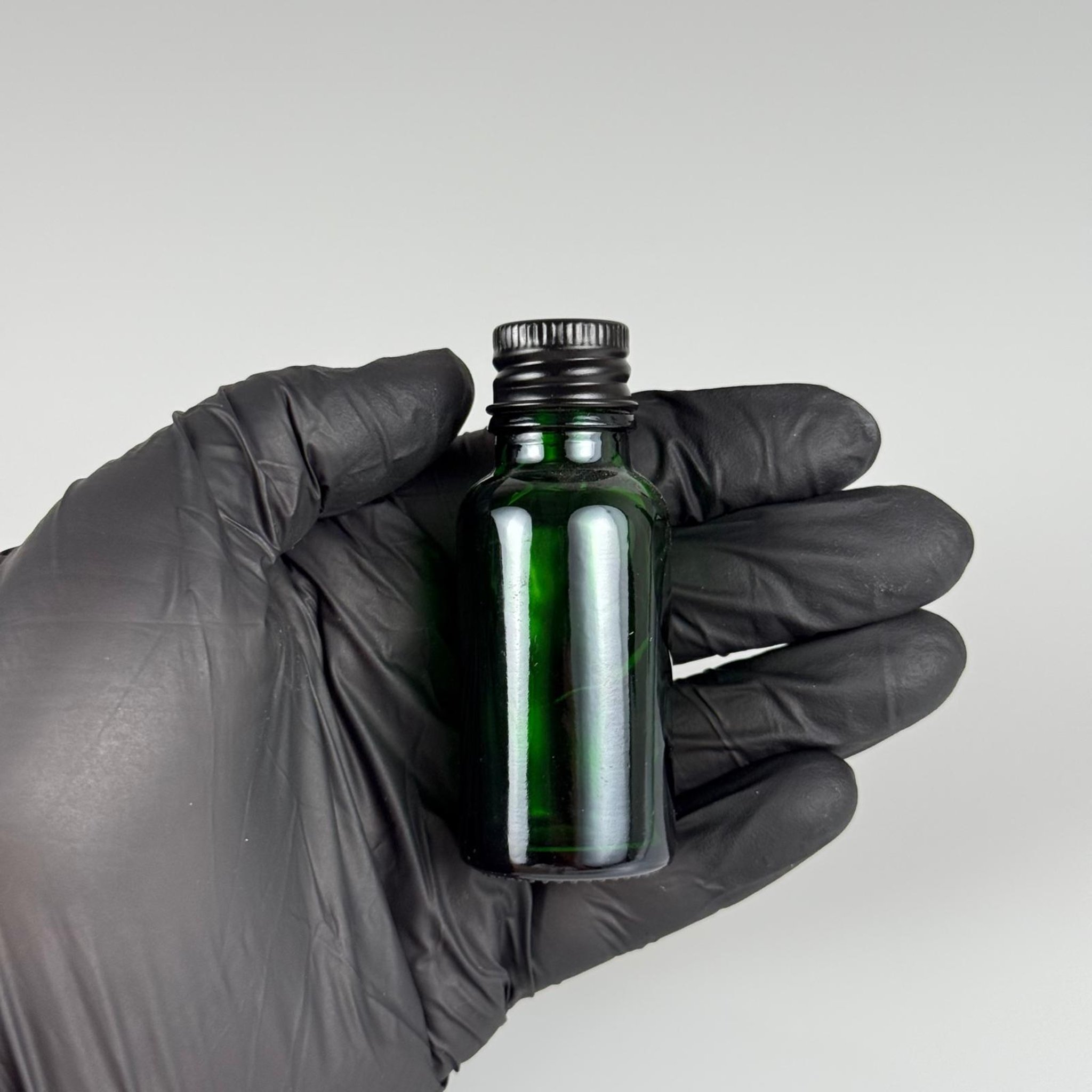 20 CC YEŞİL CAM ŞİŞE + KÖPÜK CONTALI SİYAH ALÜMİNYUM METAL KAPAKLI TAKIM - 20 ML YEŞİL CAM ŞİŞE