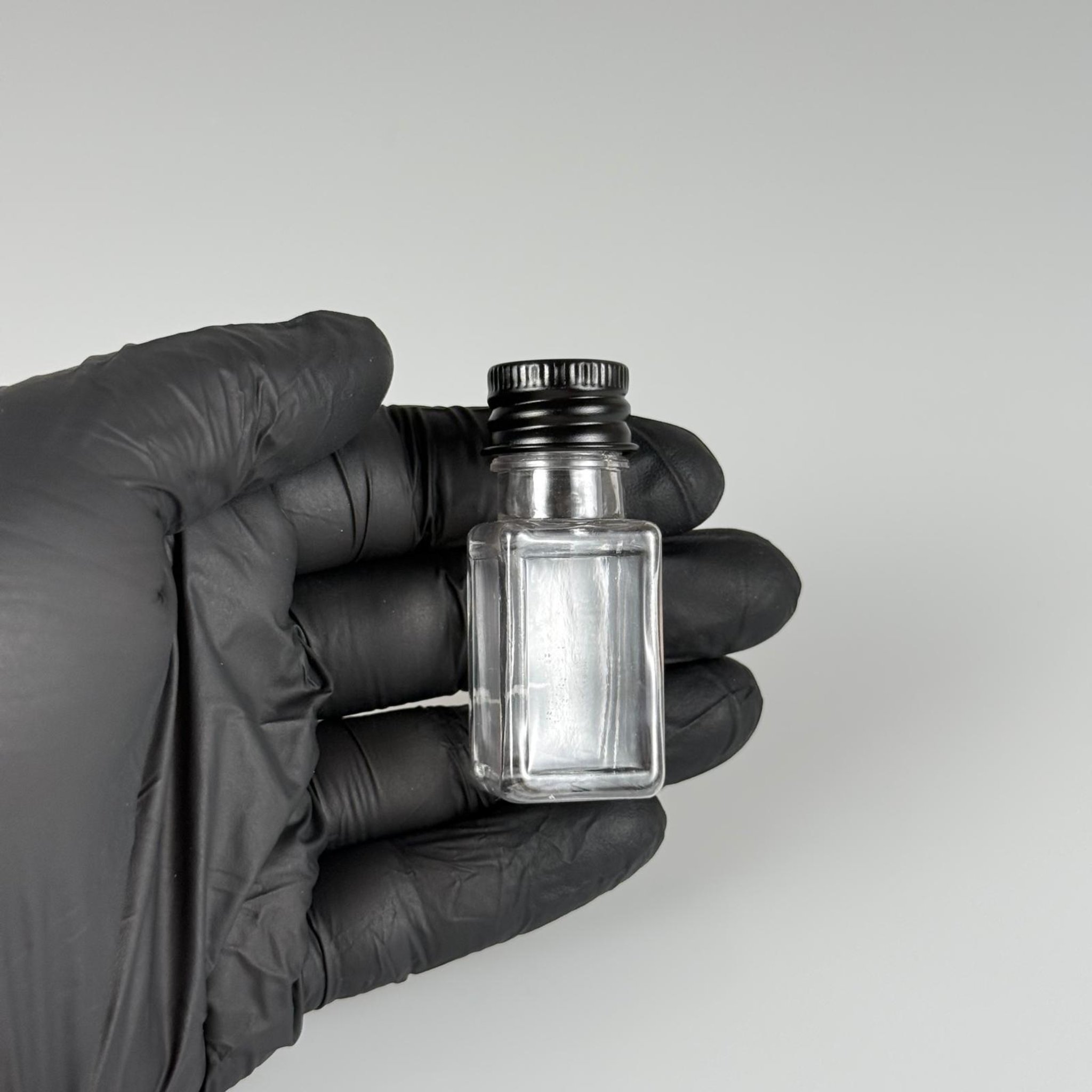 10 CC ŞEFFAF KARE PET SHOT ŞİŞE - KÖPÜK CONTALI SİYAH ALÜMİNYUM METAL KAPAKLI + KÖR TIPALI TAKIM - 10 ML PLASTİK ŞİŞE
