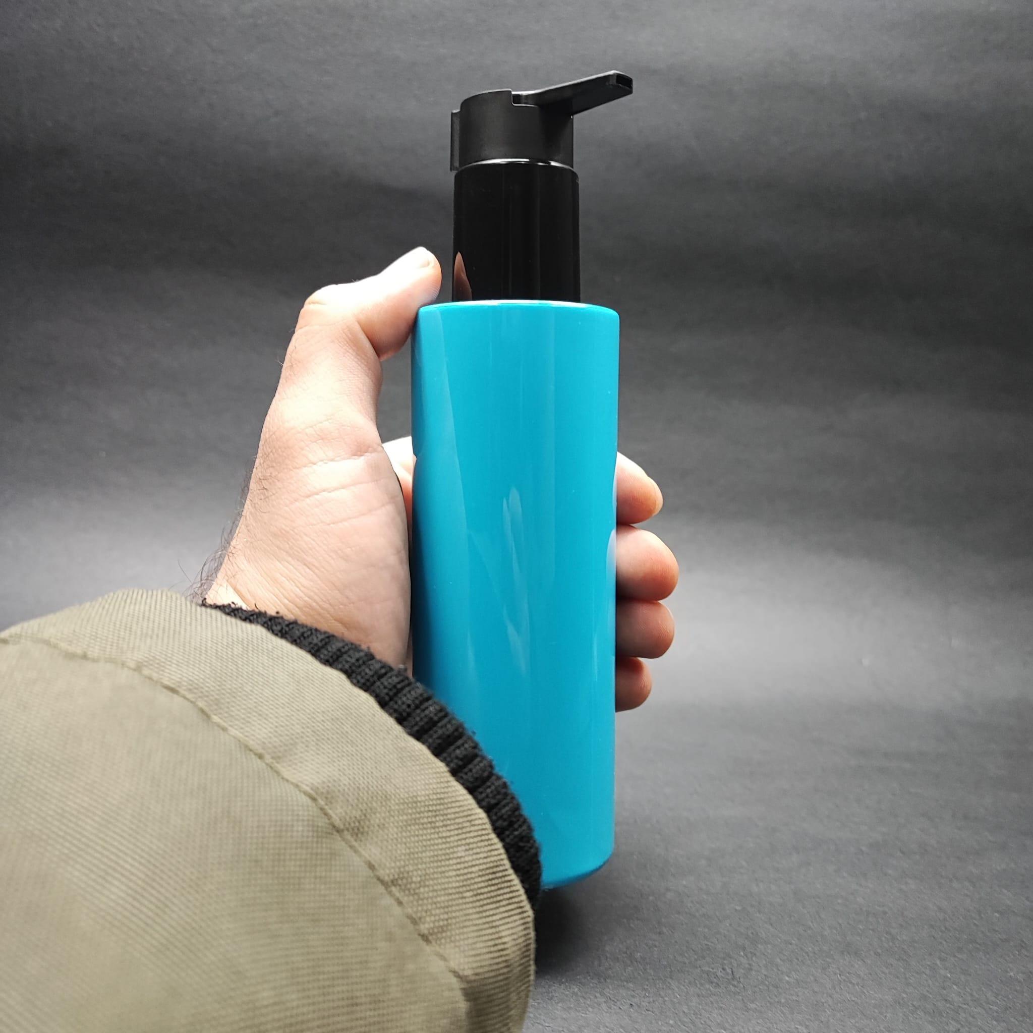 200 CC KÜT BOYUNLU UZUN SİLİNDİR PET ŞİŞE (24 GR) - SİYAH XAVIER LOSYON POMPALI - 200 ML PLASTİK ŞİŞE - MAVİ