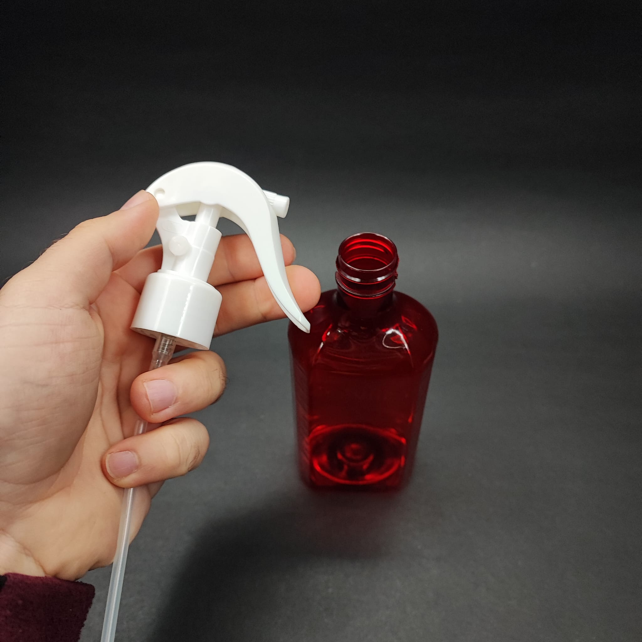200 CC ÖLÇEKLİ PET ŞİŞE - BEYAZ TRİGER SPREYLİ - 200 ML VE OZ ÖLÇÜLÜ KIRMIZI PET ŞİŞE