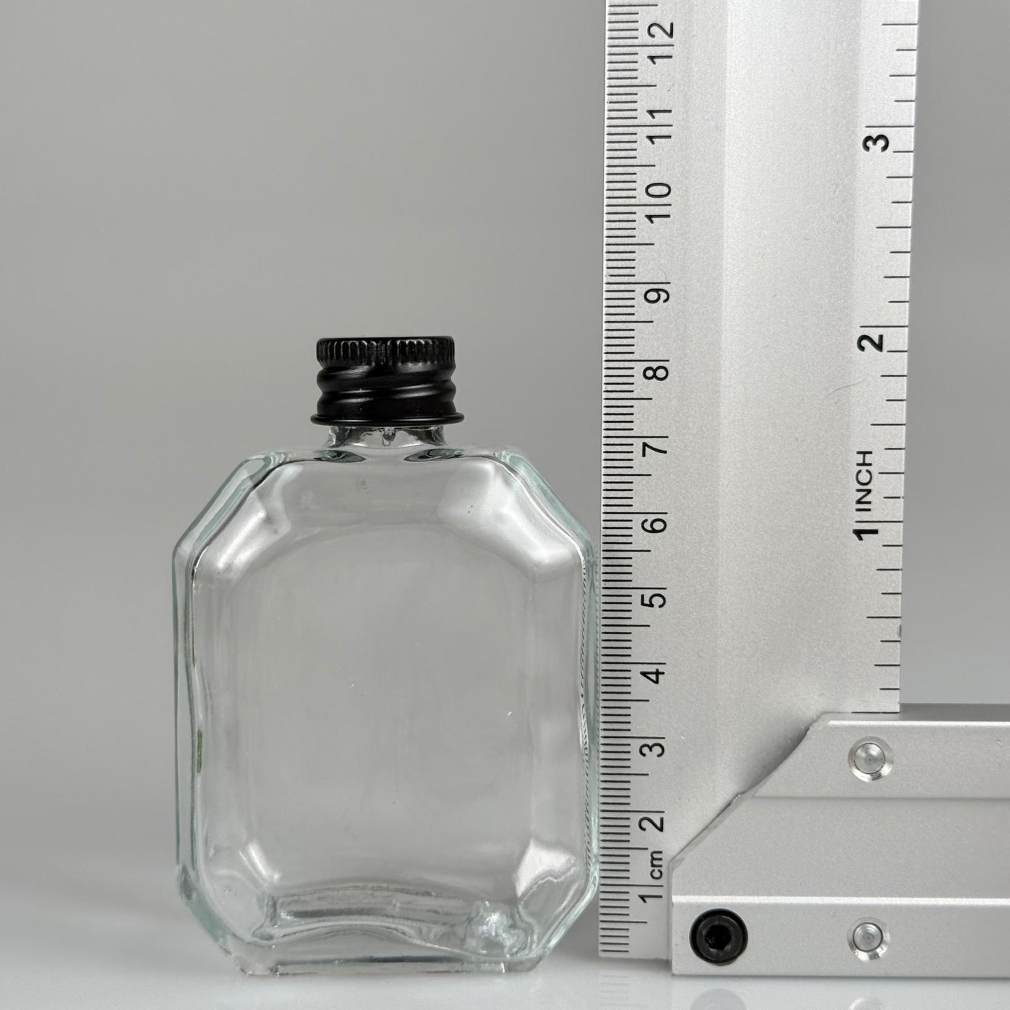 50 CC KAZABLANKA MODEL CAM ŞİŞE + SİYAH ALÜMİNYUM METAL KAPAKLI TAKIM - 50 ML ŞEFFAF CAM ŞİŞE