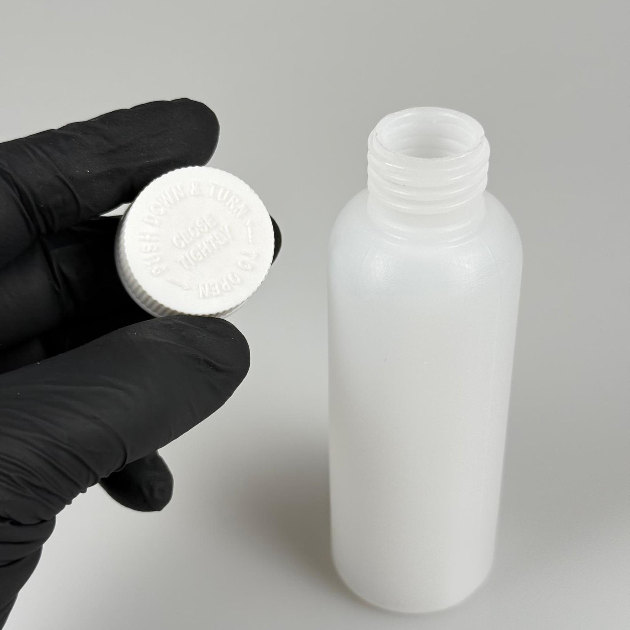 100 CC NATÜREL SERT POLİETİLEN ŞİŞE ( 24 MM ) + BEYAZ ÇOCUK KİLİTLİ KAPAK  ( SIZDIRMAZ KÖPÜK CONTALI ) - 100 ML SERT POLİETİLEN KOLONYA ŞİŞESİ