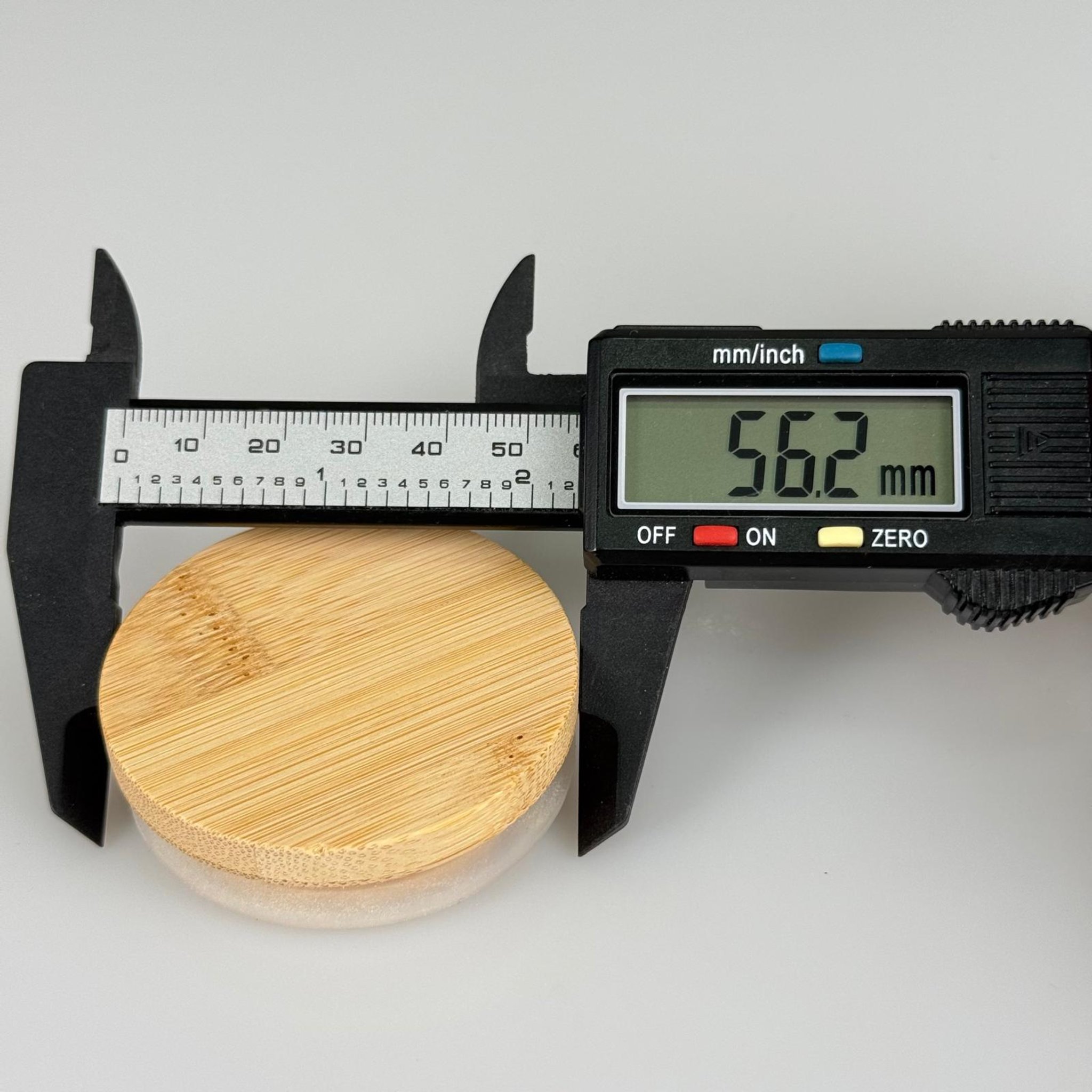 50 MM AHŞAP BAMBU GEÇME KAPAK - SİLİKON CONTALI - MUM BARDAK, BAHARAT KAVANOZU VB İÇİN KULLANILABİLİR