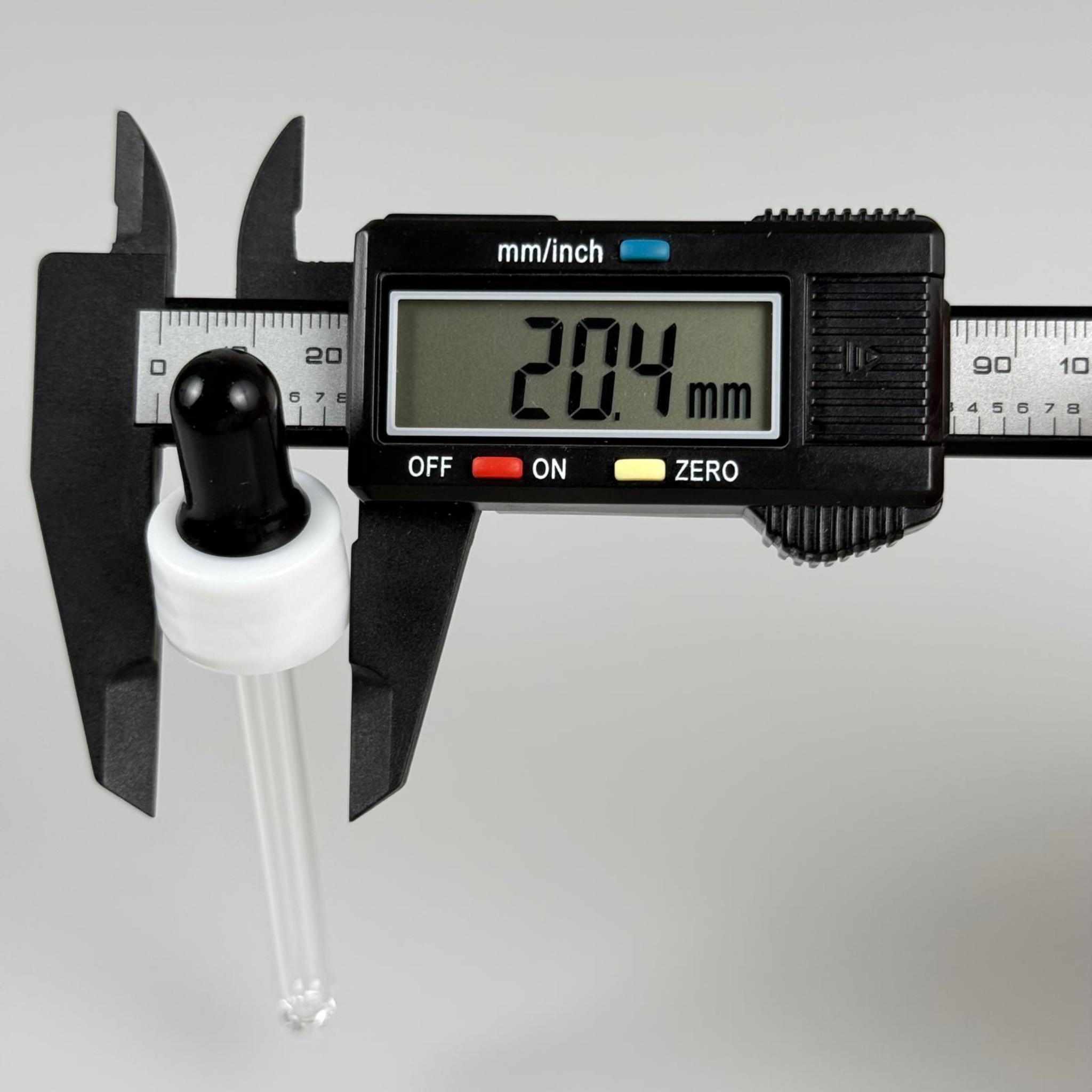 18 MM CAM DAMLALIKLI TAKIM - SİYAH EMZİK +  DELİKLİ PLASTİK DÜZ BEYAZ KAPAK + 84 MM CAM PİPET