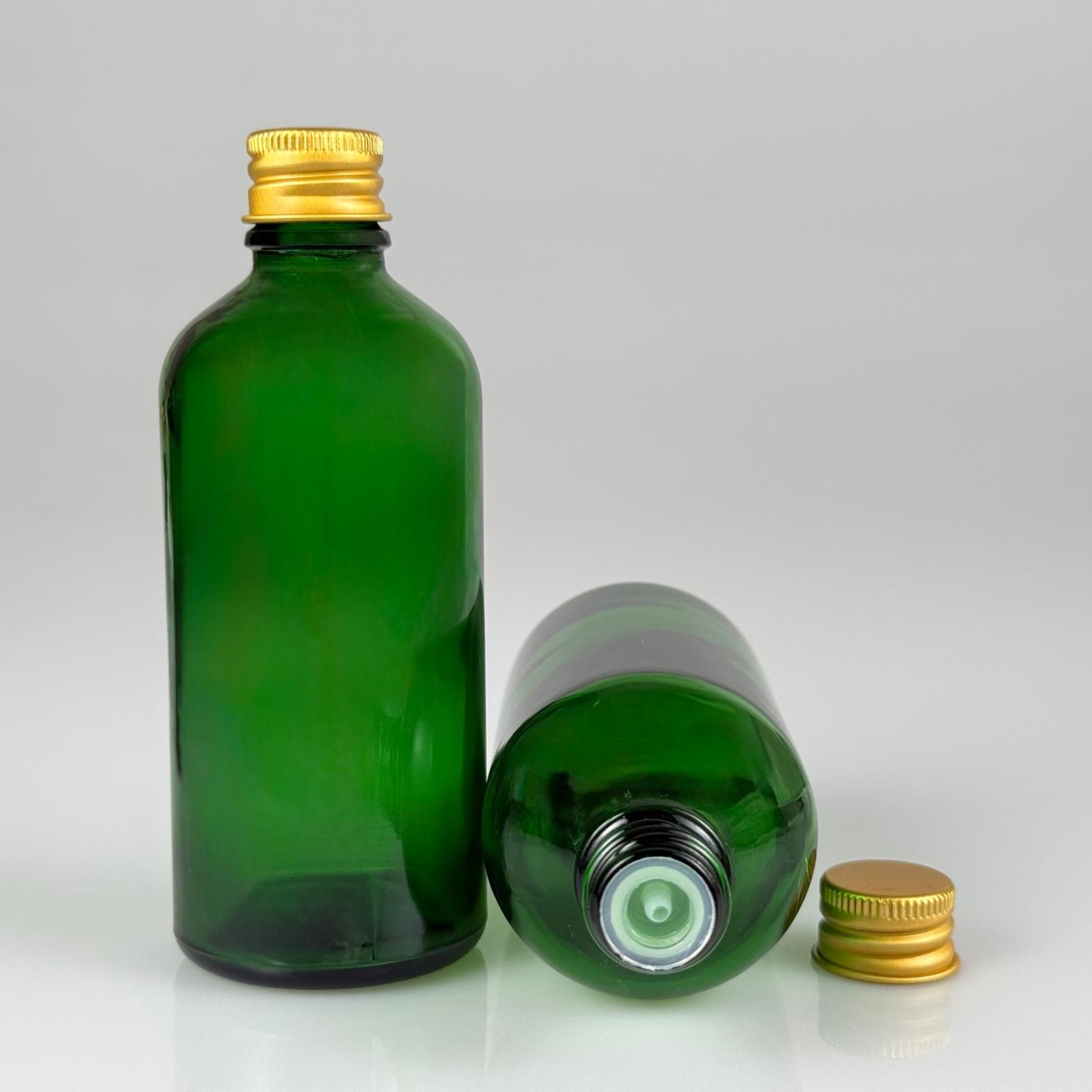 100 CC YEŞİL CAM ŞİŞE + KÖPÜK CONTALI GOLD ALÜMİNYUM METAL KAPAKLI + DAMLALIKLI KOLONYA TIPALI TAKIM - 100 ML YEŞİL CAM ŞİŞE