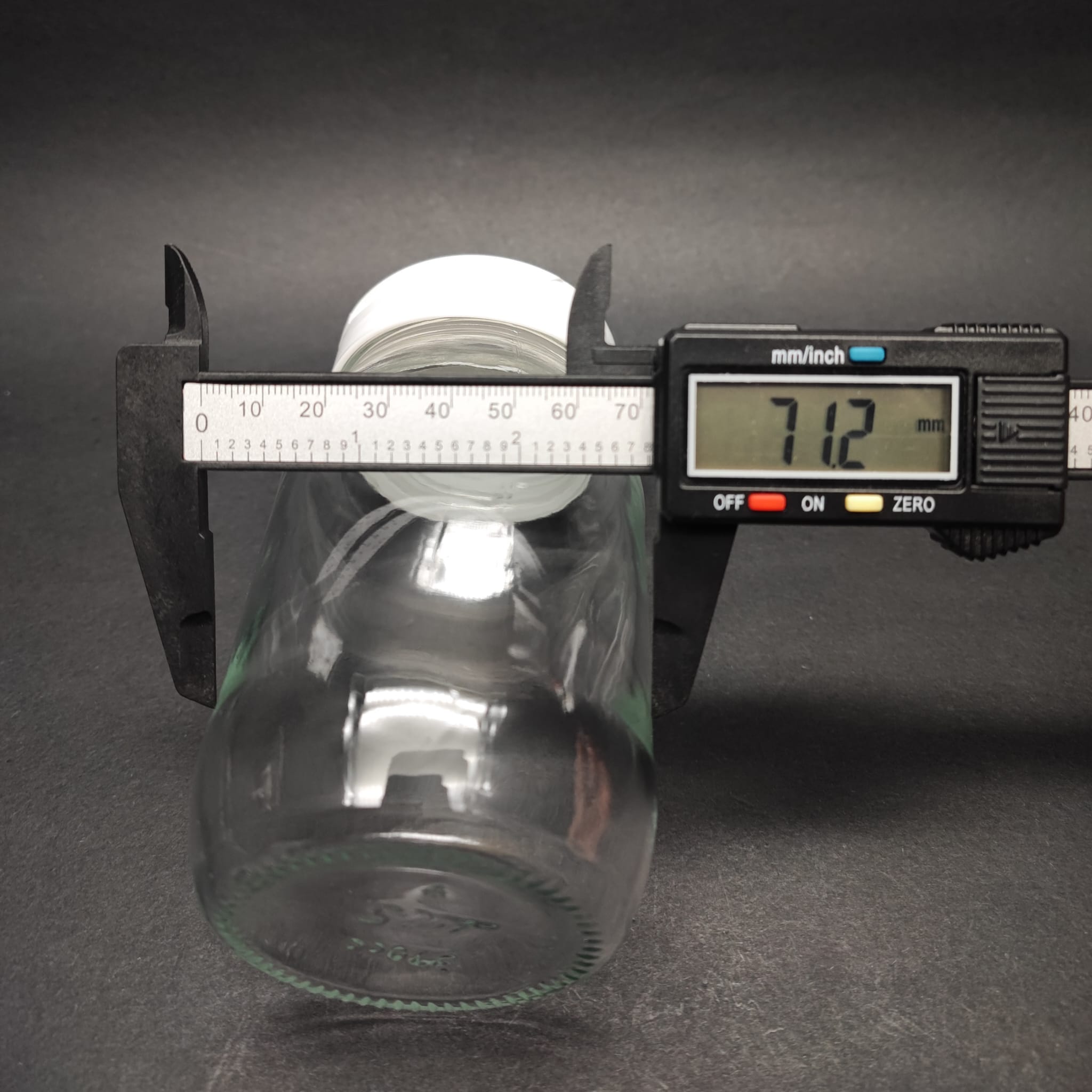 370 CC CAM BAHARAT KAVANOZU - BEYAZ FLİPTOP BAHARAT KAPAKLI + SIZDIRMAZ KENDİNDEN YAPIŞKANLI KÖPÜK CONTALI - toz kavanozu , baharat ambalajı , boş pudra şişesi . tuzluk , baharat düzenleyici set için kavanoz