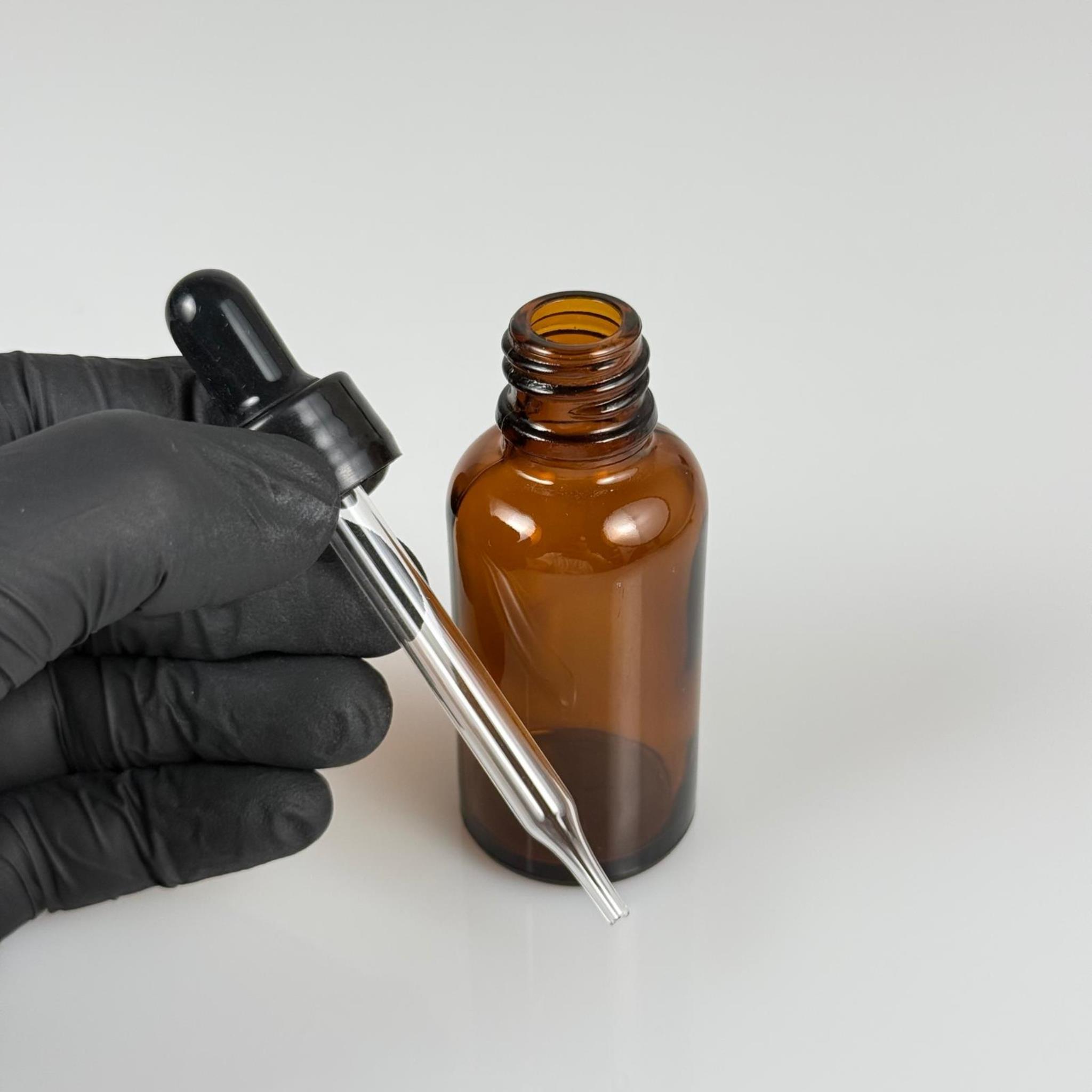 30 CC AMBER İNCE UÇLU CAM DAMLALIKLI ŞİŞE - SİYAH EMZİK + SİYAH DÜZ KAPAK + CAM PİPET TAKIM - 30 ML KAHVERENGİ DAMLALIKLI ŞİŞE SETİ