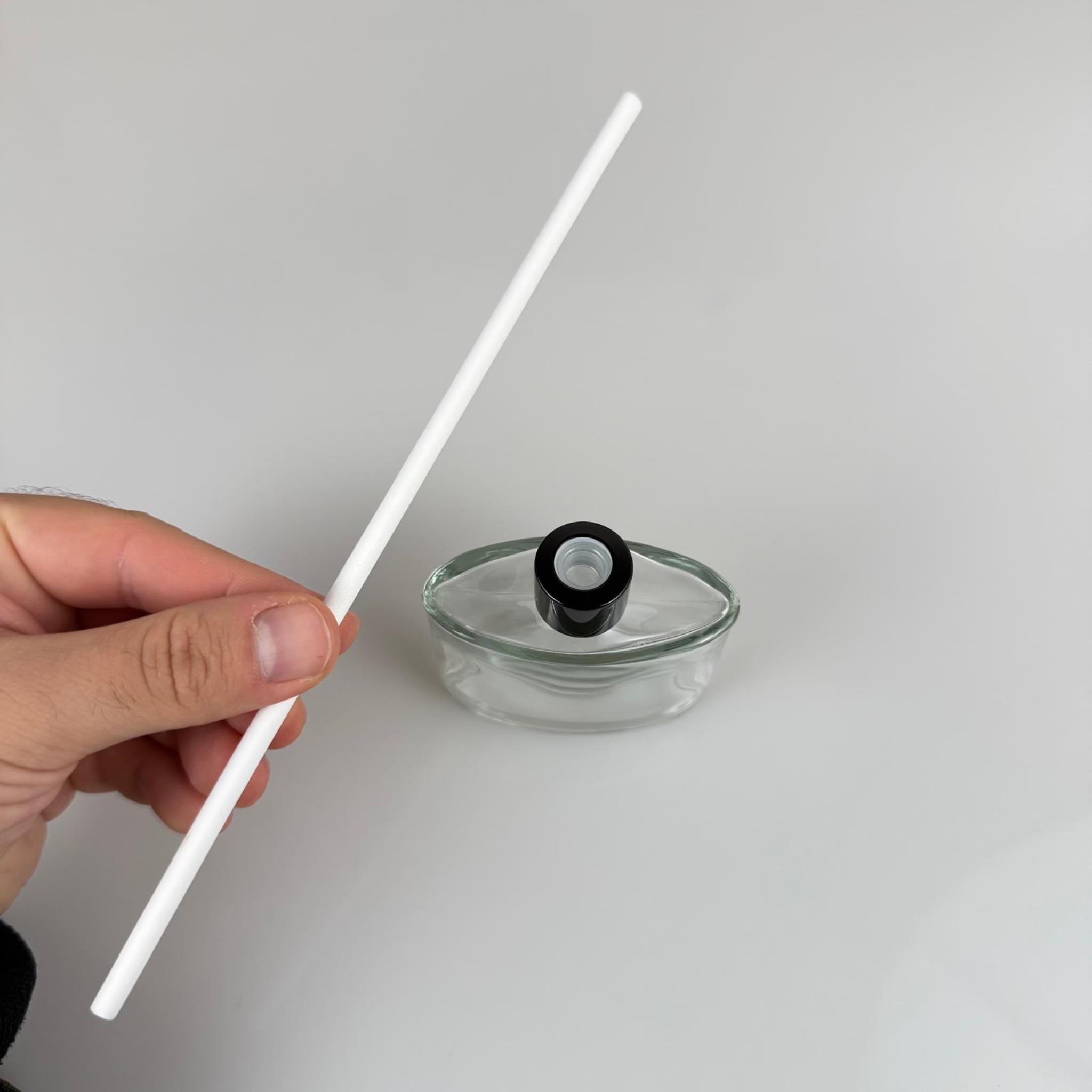 YASSI MODEL CAM BAMBU ODA KOKUSU ŞİŞESİ + METAL SİYAH KAPAK + TIPA + KALIN BEYAZ FİBER BAMBU ÇUBUK - 50 ML SET TAKIM - HEDİYELİK PROMOSYON DİFFUSER ŞİŞELERİ