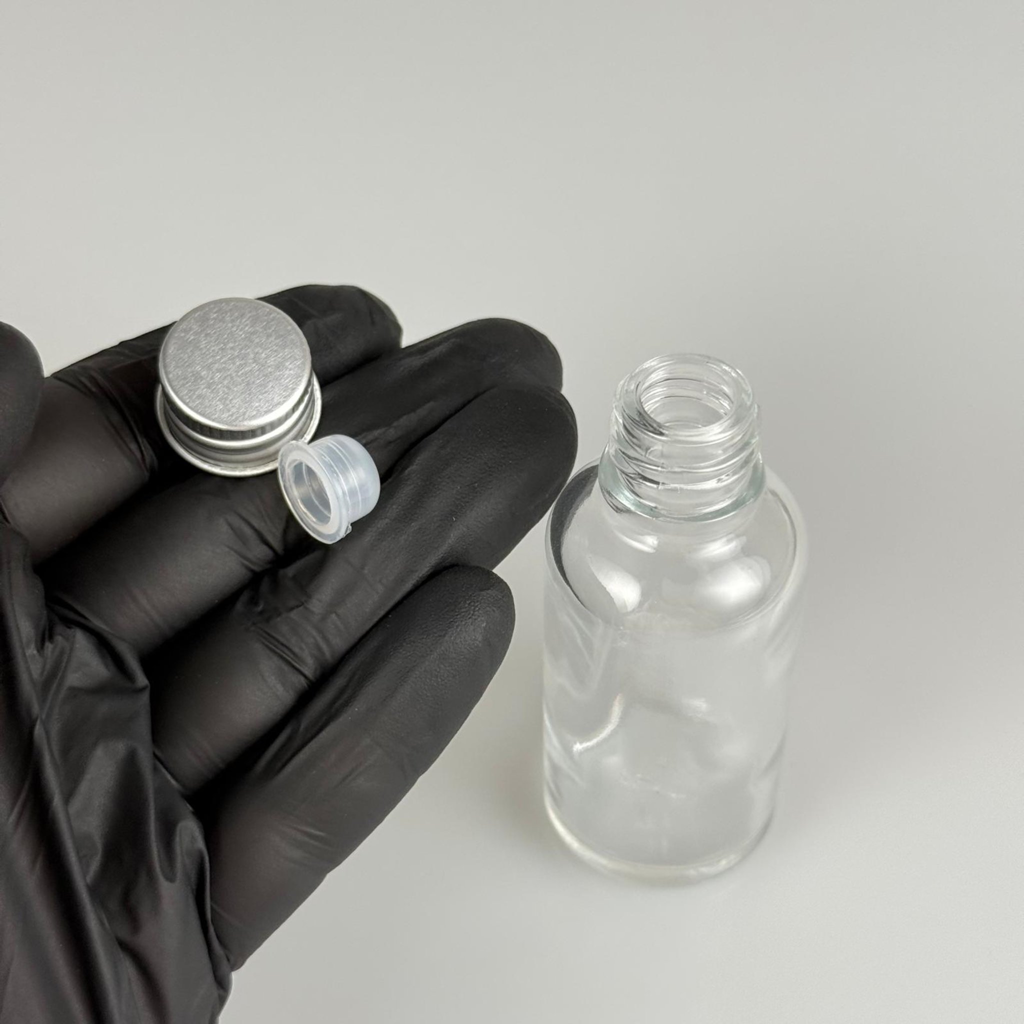 30 CC ŞEFFAF CAM ŞİŞE + KÖPÜK CONTALI GÜMÜŞ ALÜMİNYUM METAL KAPAKL + KÖR  TIPALII TAKIM - 30 ML ŞEFFAF CAM ŞİŞE