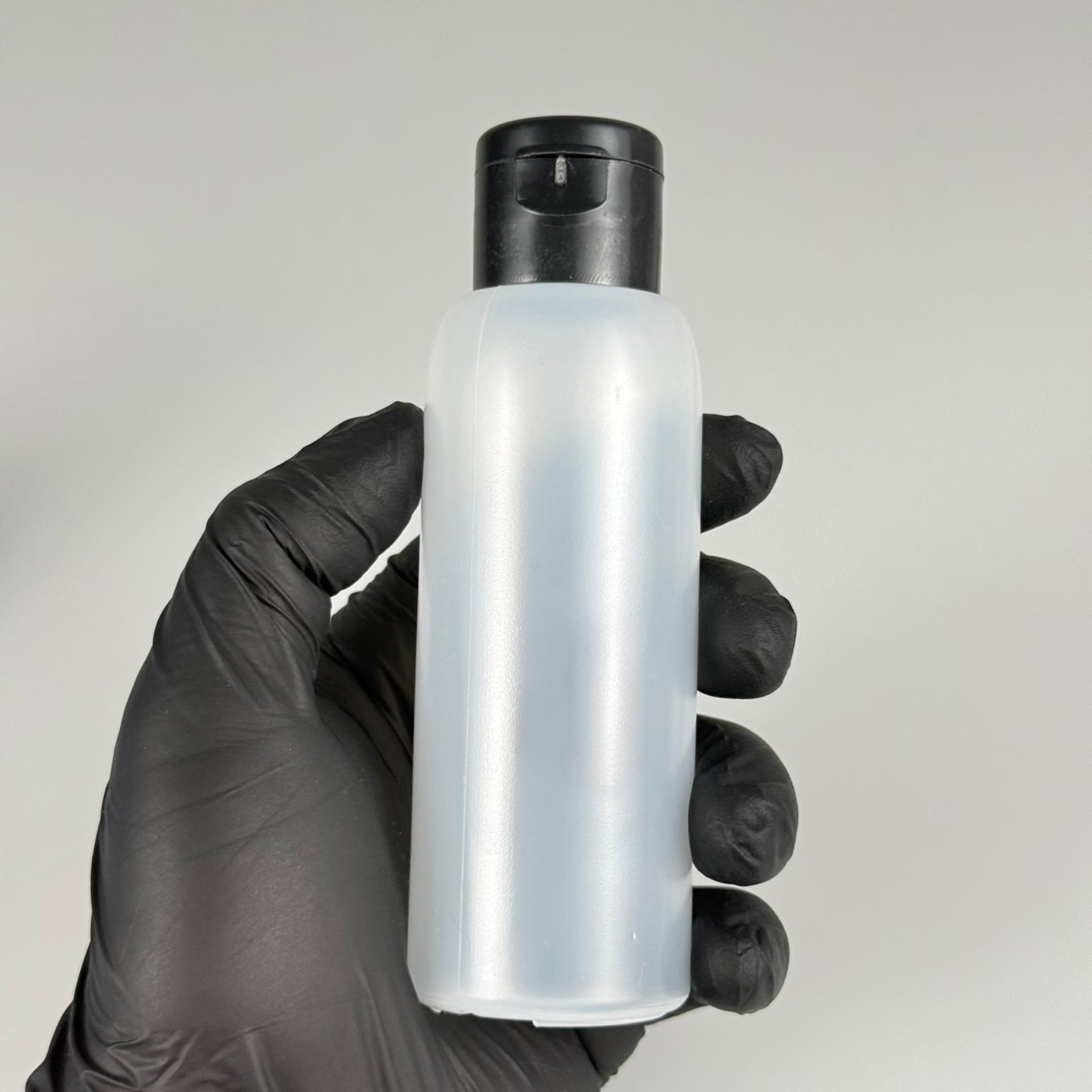 100 ML SIKILABİLİR YUMUŞAK PE POLİETİLEN PLASTİK ŞİŞE - SİYAH FLİPTOP ŞAMPUAN KAPAKLI - 100 cc sos, yağ, kartuş, mürekkep vb için boş şişeler