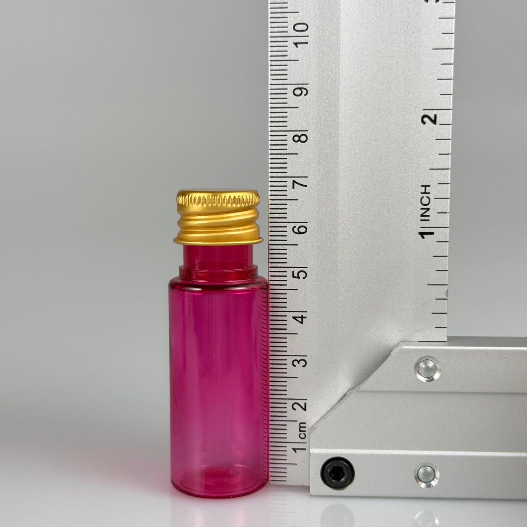 15 CC SİLİNDİR PEMBE PET ŞİŞE + KÖPÜK CONTALI GOLD ALÜMİNYUM METAL KAPAKLI + KÖR TIPALI TAKIML - 15 ML PEMBE PET ŞİŞE