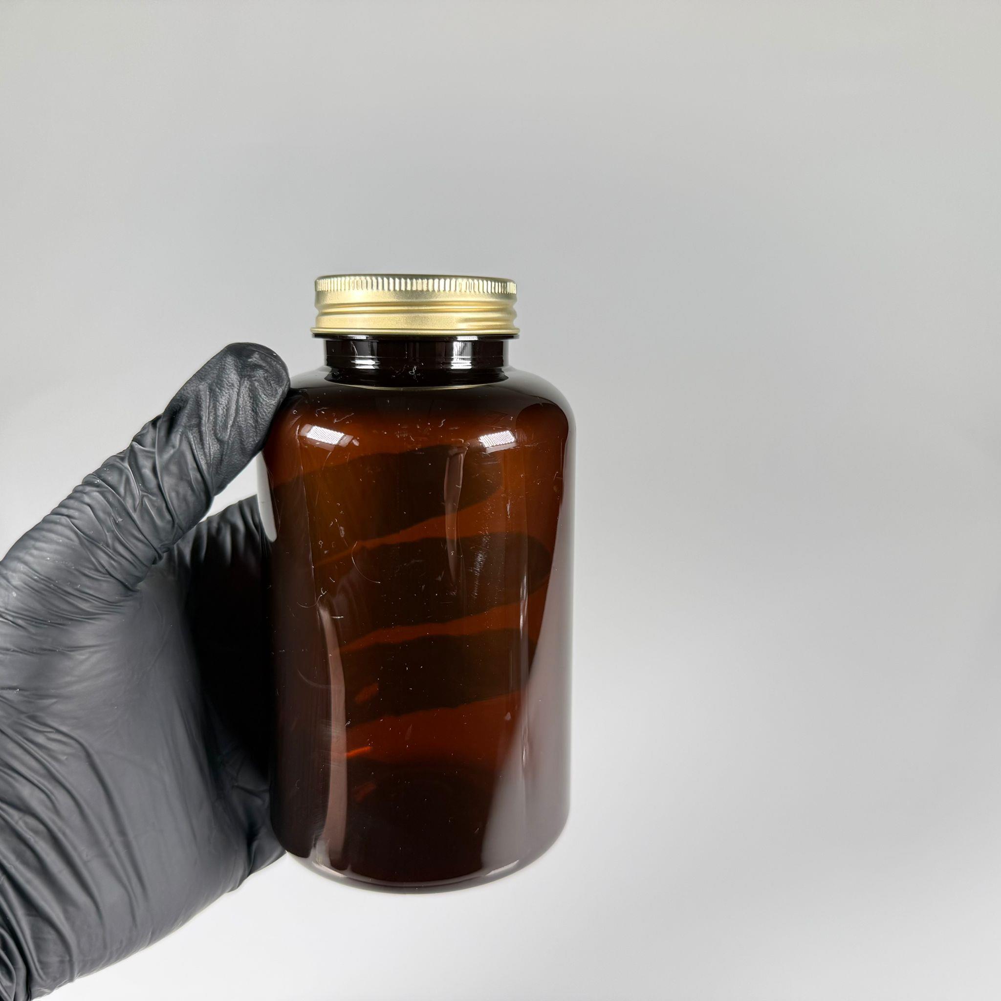 BAHARAT, TOZ, KAHVE, SAHLEP VB MUTFAK DÜZENLEME İÇİN KARE PLASTİK KAVANOZLAR - 400 ML -  RAF DÜZENLEYİCİ GIDAYA UYGUN KÖŞELİ GOLD METAL KAPAKLI AMBER PET KAVANOZLARI