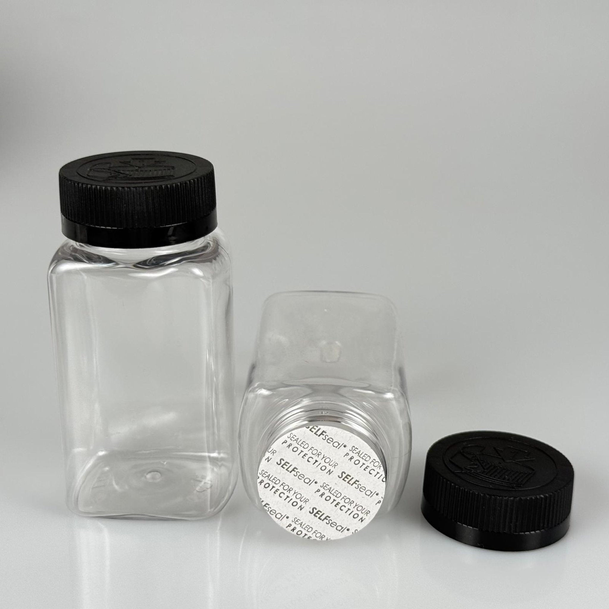 150 ML CONTALI ÇOCUK KİLİT KAPAKLI KARE TABLET ŞİŞESİ  - 150 CC ŞEFFAF PET KAVANOZ + 38 MM SİYAH ÇOCUK KİLİTLİ KAPAK + KENDİNDEN YAPIŞKANLI KÖPÜK CONTA TAKIM -  KAPSÜL KUTUSU - İLAÇ ŞİŞESİ - MEDİKAL HAP ŞİŞESİ - FARMASÖTİK KAVANOZ