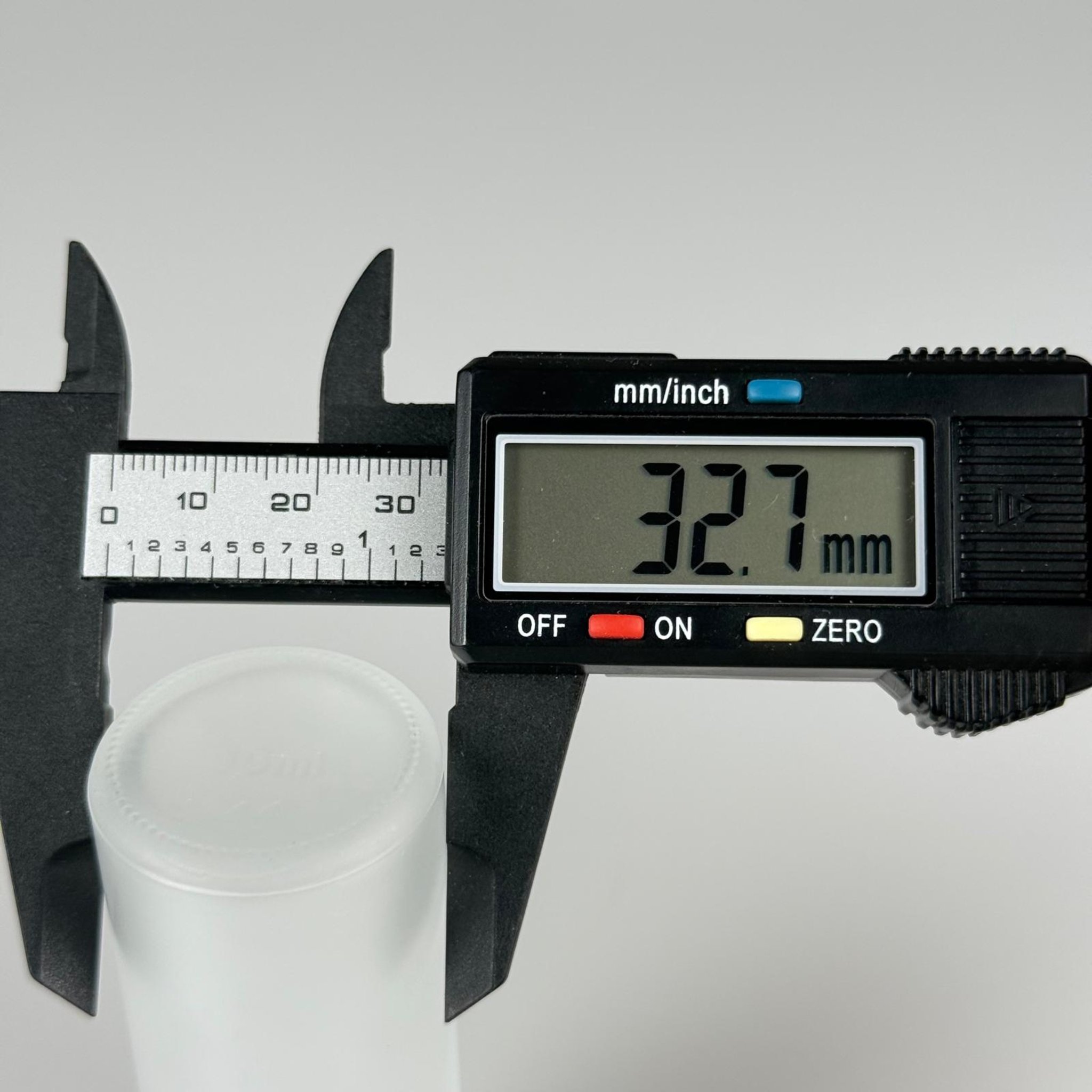 30 CC BUZLU CAM ŞİŞE + KÖPÜK CONTALI GÜMÜŞ ALÜMİNYUM METAL KAPAKLI + KOLONYA TIPALI TAKIM - 30 ML BUZLU CAM ŞİŞE