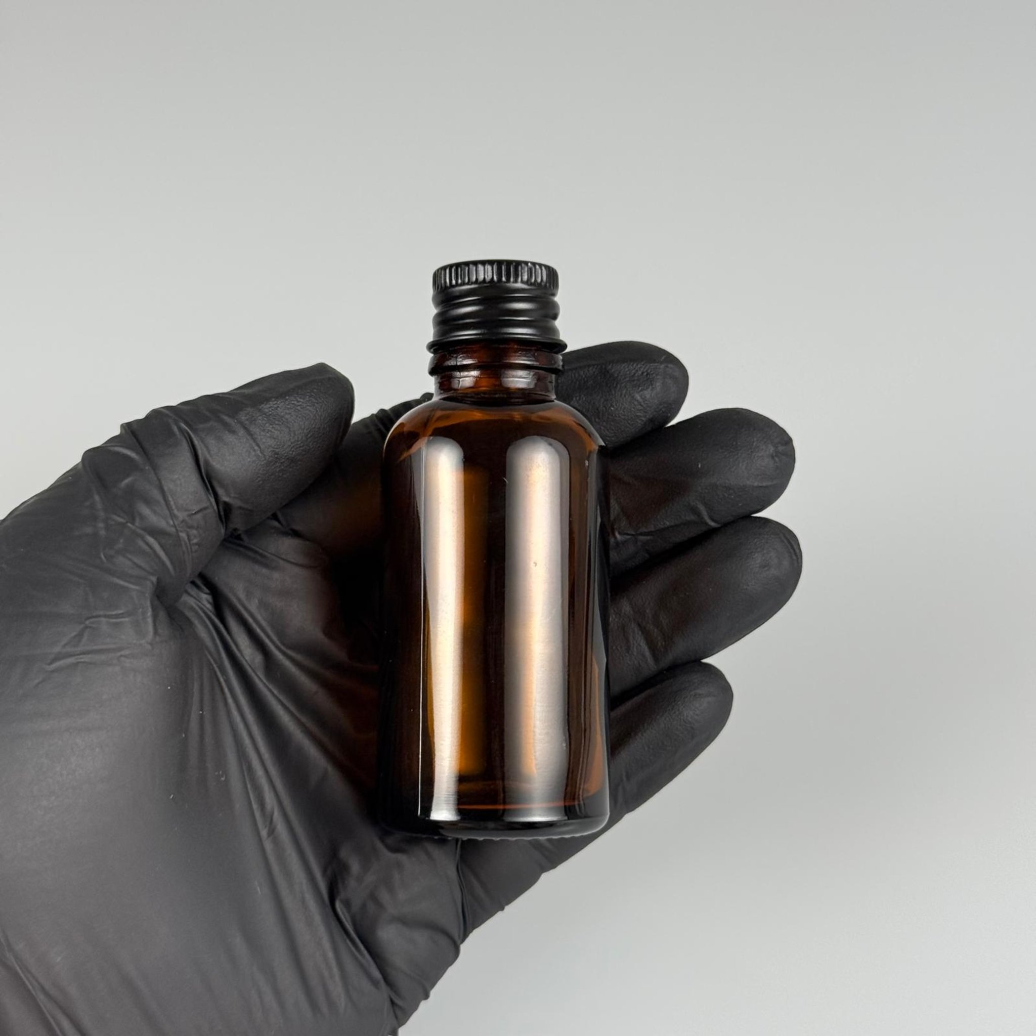 30 CC AMBER CAM ŞİŞE + KÖPÜK CONTALI SİYAH ALÜMİNYUM METAL KAPAKLI + DAMLALIKLI KOLONYA TIPALI TAKIM - 30 ML KAHVERENGİ CAM ŞİŞE