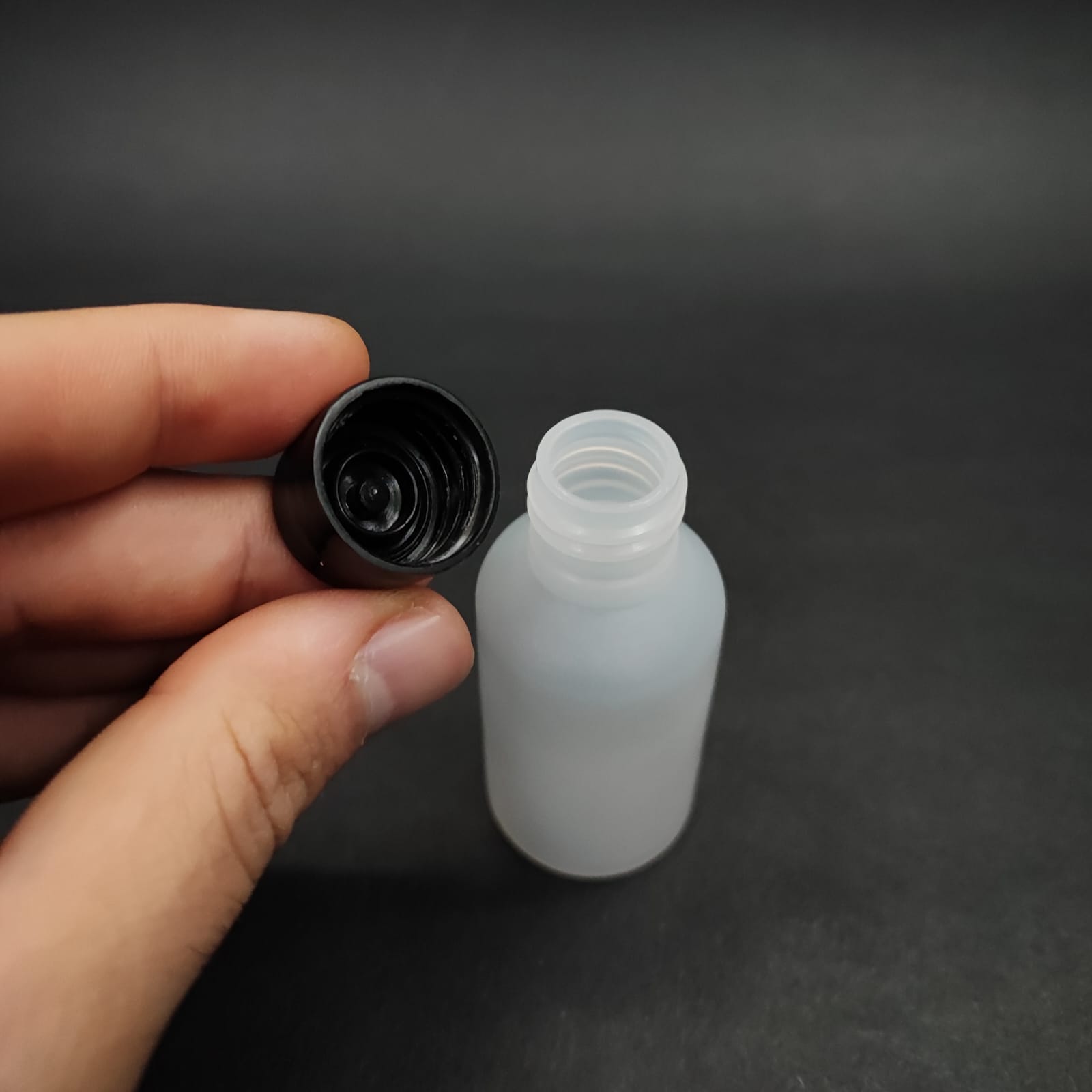 30 CC NATÜRAL POLİETİLEN ŞİŞE + KENDİNDEN CONTALI SIZDIRMAZ SİYAH KAPAK - 30 ML KAPAKLI PET ŞİŞE