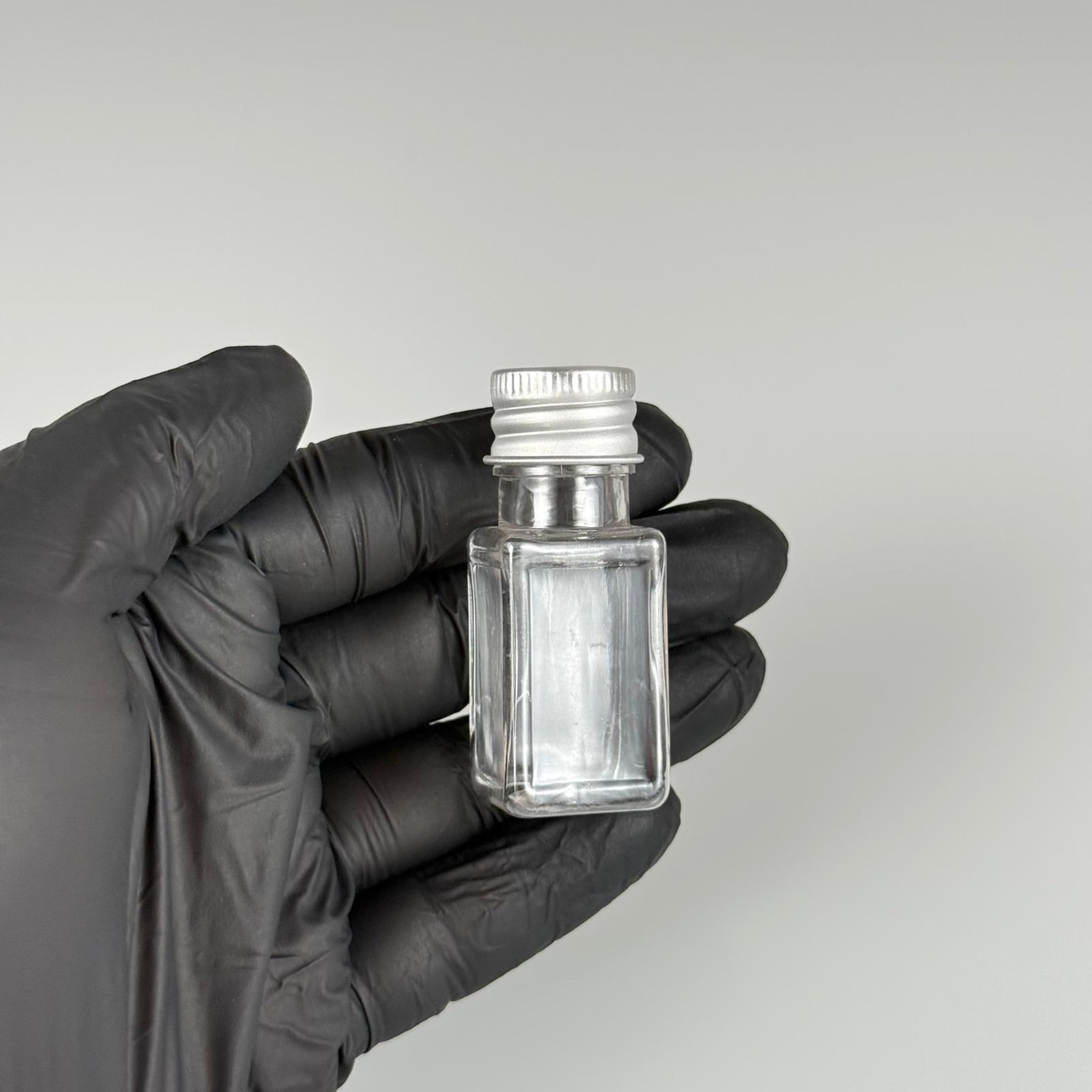 10 CC ŞEFFAF KARE PET SHOT ŞİŞE - KÖPÜK CONTALI GÜMÜŞ ALÜMİNYUM METAL KAPAKLI + KÖR TIPALI TAKIM - 10 ML PLASTİK ŞİŞE
