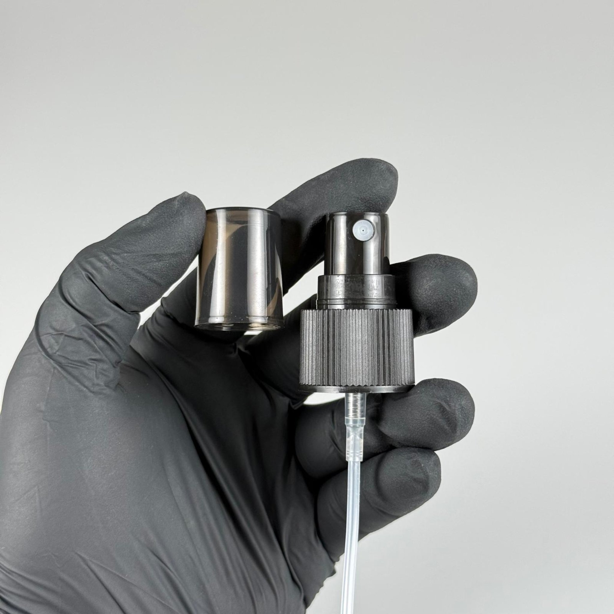 24 MM SPREY PARMAK SPREY SİYAH RENK - 24 MM VALF - ŞEFFAF KAPAKLI