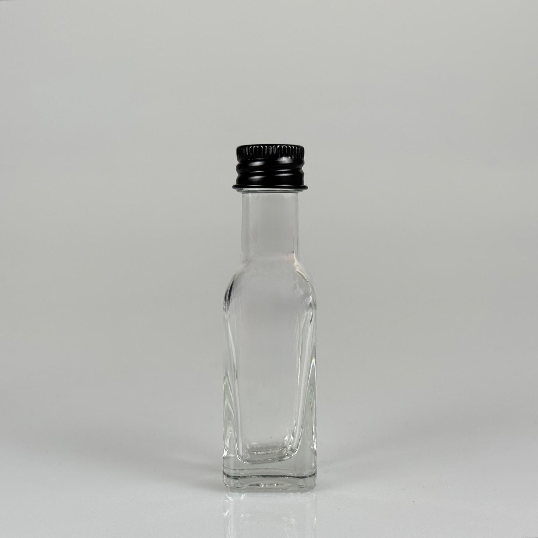 20 CC MARASKA KÖŞELİ CAM ŞİŞE + SİYAH ALÜMİNYUM METAL KAPAKLI TAKIM - 20 ML SOS ŞİŞESİ