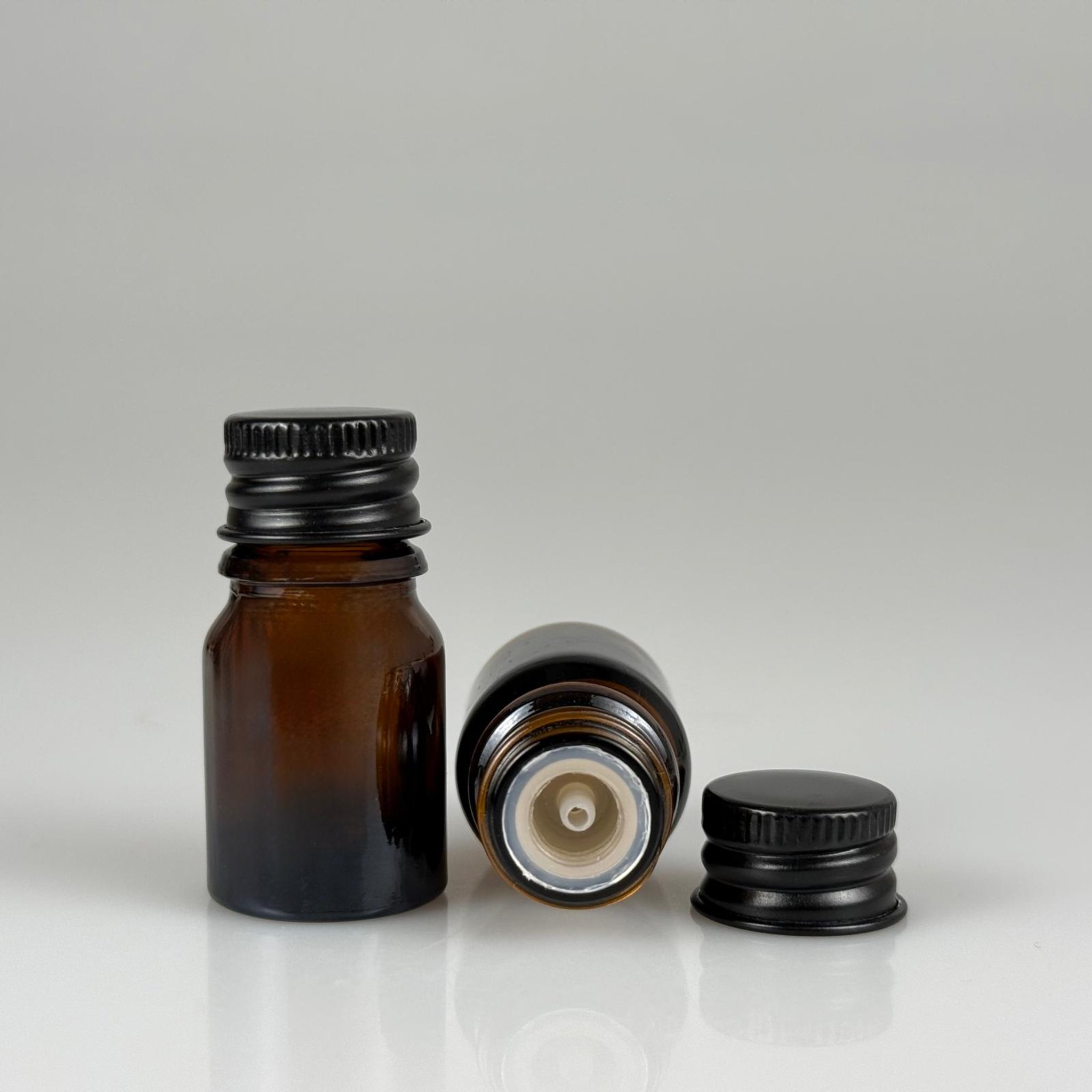 3 CC AMBER CAM ŞİŞE + KÖPÜK CONTALI SİYAH ALÜMİNYUM METAL KAPAKLI + KOLONYA TIPALI TAKIM - 3 ML KAHVERENGİ CAM ŞİŞE