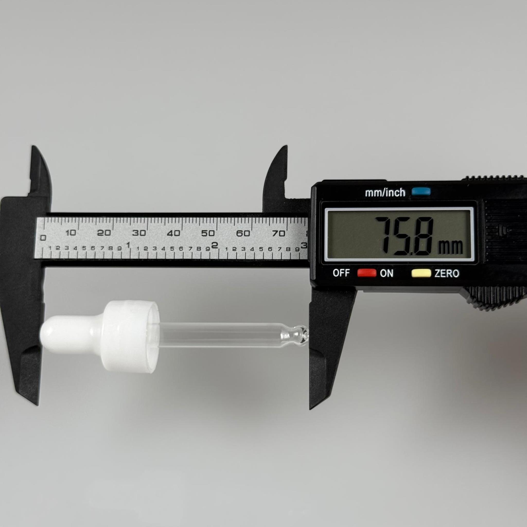 18 MM CAM DAMLALIKLI TAKIM - BEYAZ EMZİK +  DELİKLİ PLASTİK DÜZ BEYAZ KAPAK + 59 MM CAM PİPET