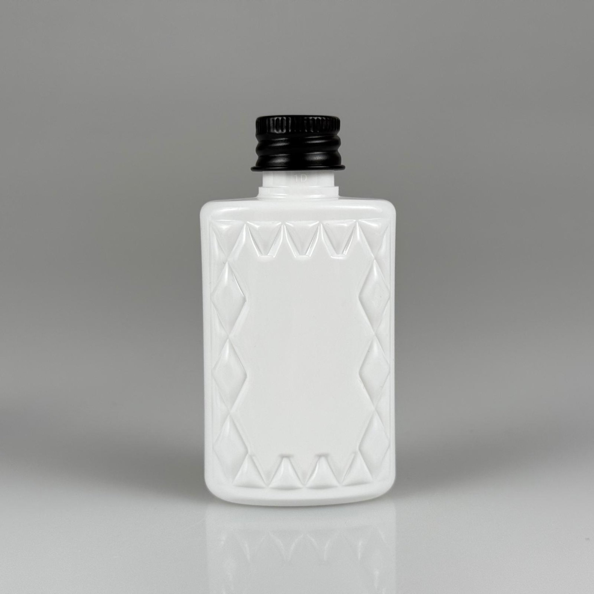 50 CC KÖŞELİ BEYAZ PET ŞİŞE + KÖPÜK CONTALI SİYAH ALÜMİNYUM METAL KAPAKLI TAKIM - 50 ML PET ŞİŞE