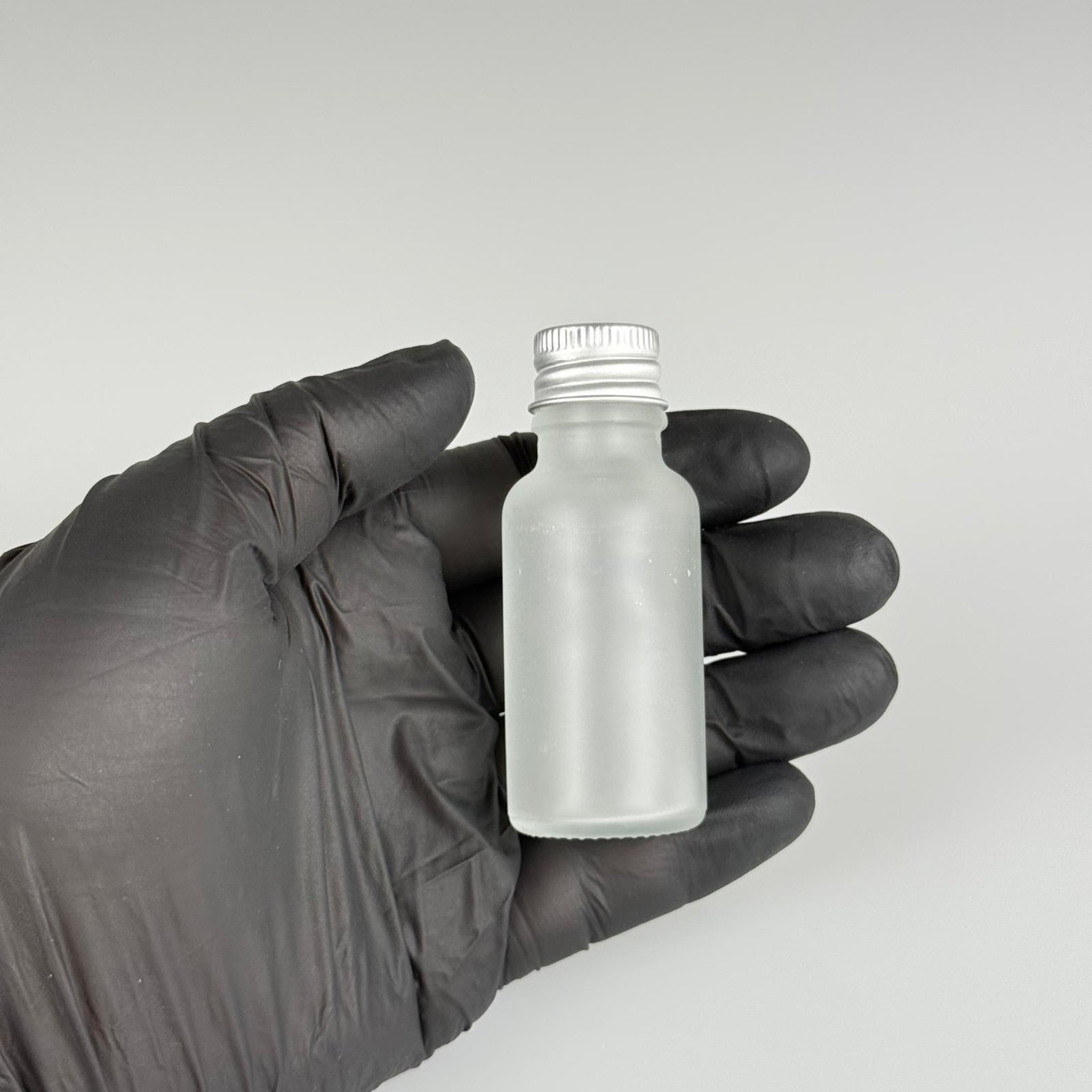 20 CC BUZLU CAM ŞİŞE + KÖPÜK CONTALI GÜMÜŞ ALÜMİNYUM METAL KAPAKLI TAKIM - 20 ML BUZLU CAM ŞİŞE