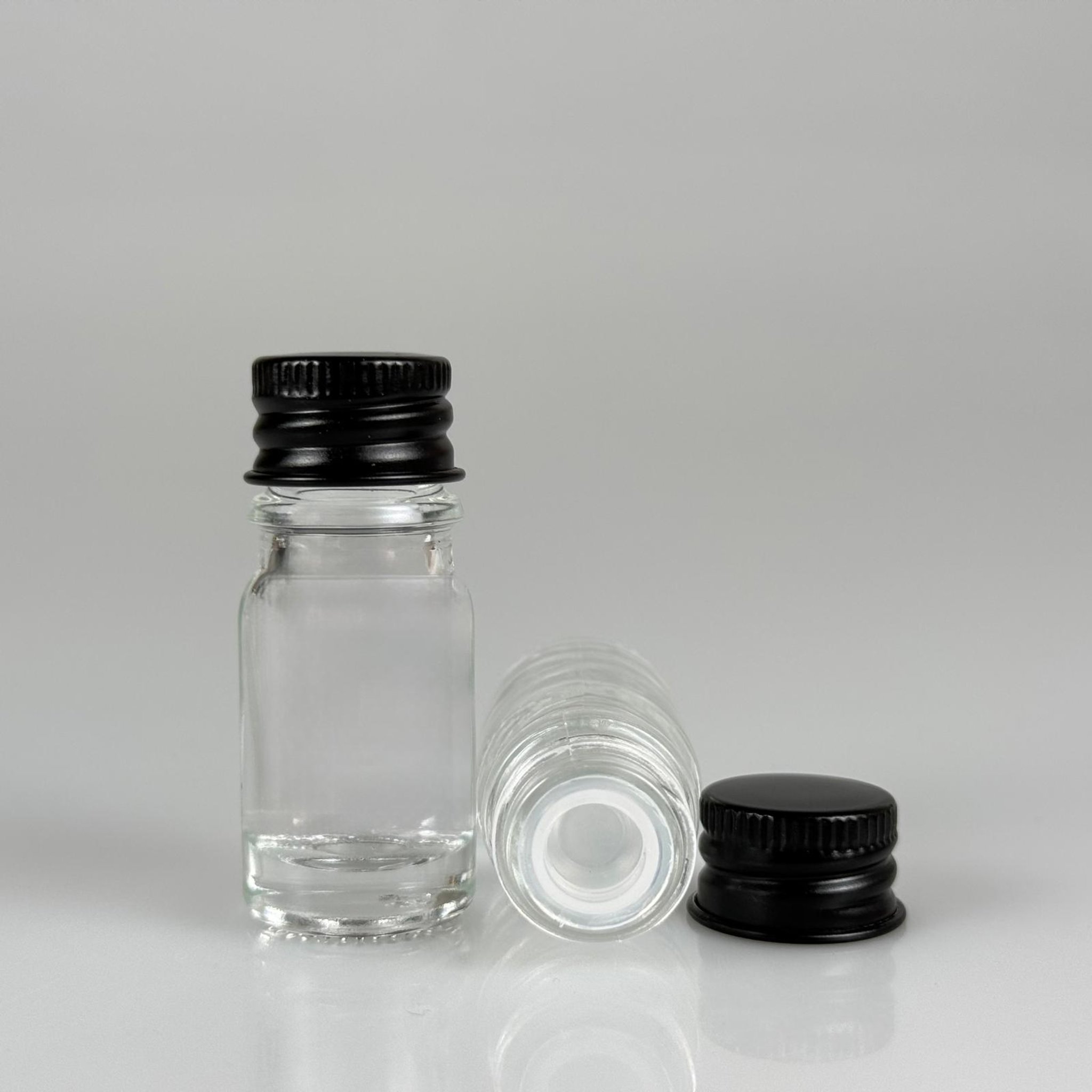 5 CC ŞEFFAF CAM ŞİŞE + KÖPÜK CONTALI SİYAH ALÜMİNYUM METAL KAPAKLI + KÖR TIPALI TAKIM - 5 ML ŞEFFAF CAM ŞİŞE