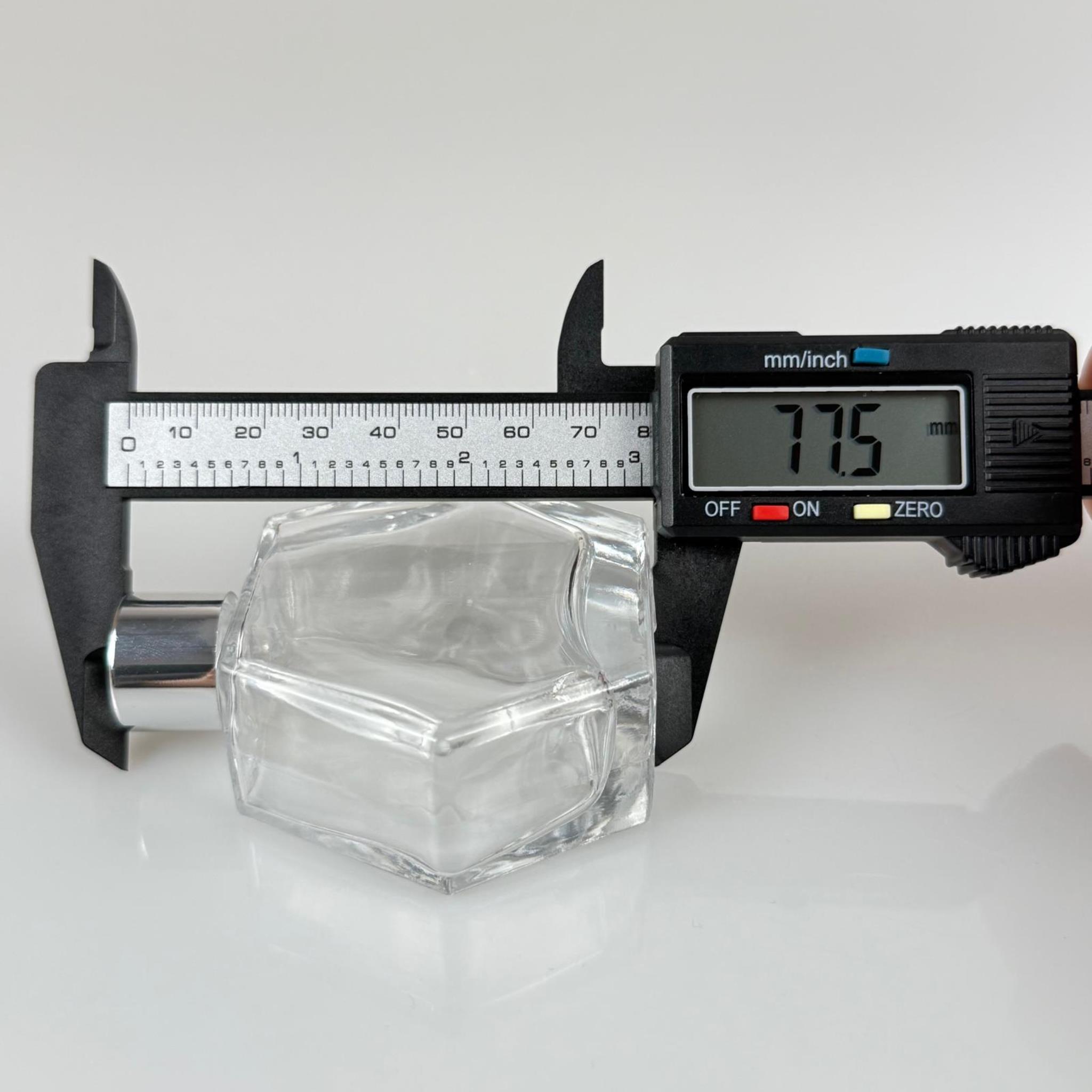 ALTIGEN MODEL CAM KOLONYA ŞİŞESİ + METAL GÜMÜŞ KAPAK + TIPA - 50 ML - HEDİYELİK KOLONYA ŞİŞELERİ