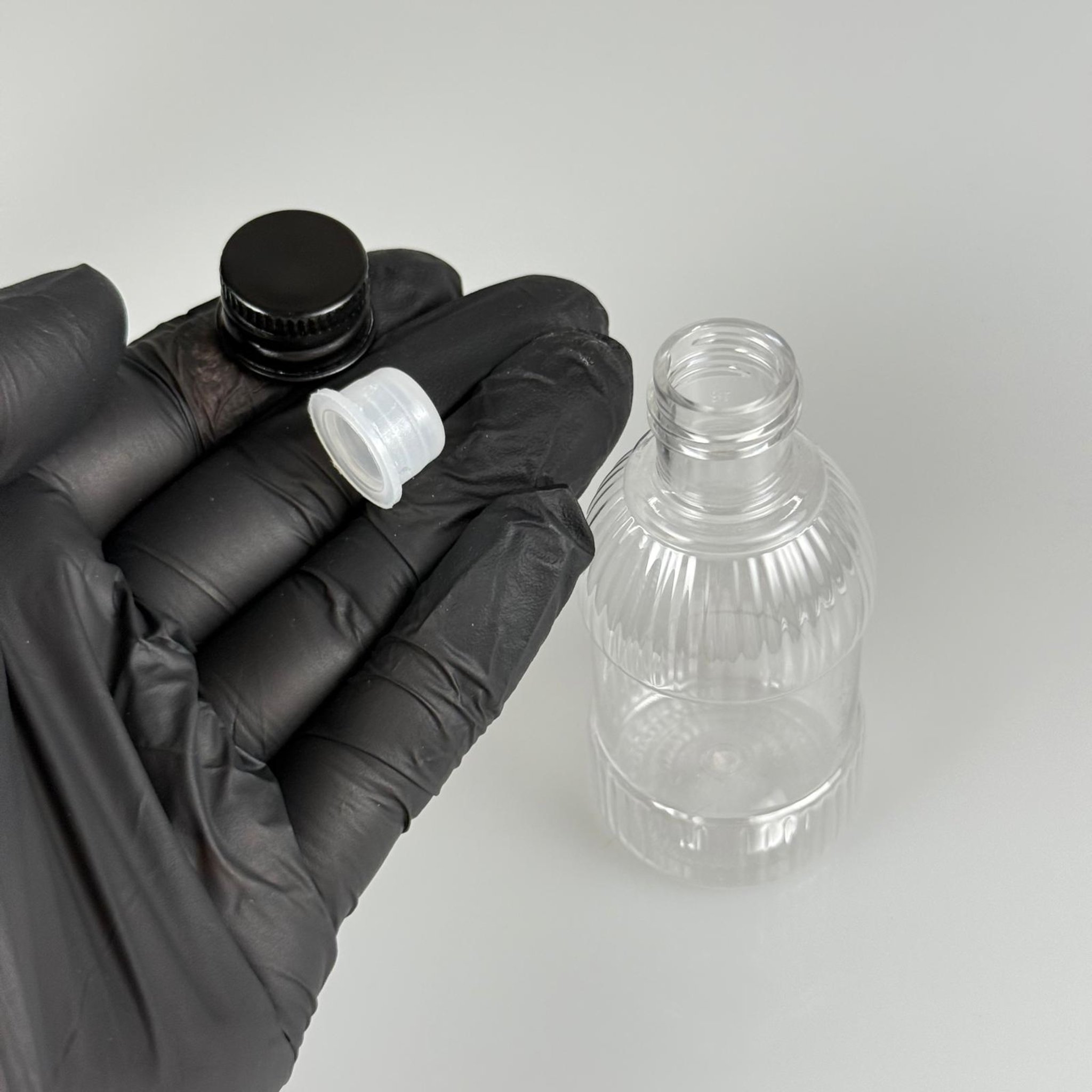 50 CC MANDALİNA MODEL PET ŞİŞE + KÖPÜK CONTALI SİYAH ALÜMİNYUM METAL KAPAKLI + KÖR TIPALI TAKIM - 50 ML TOMBUL PET ŞİŞE